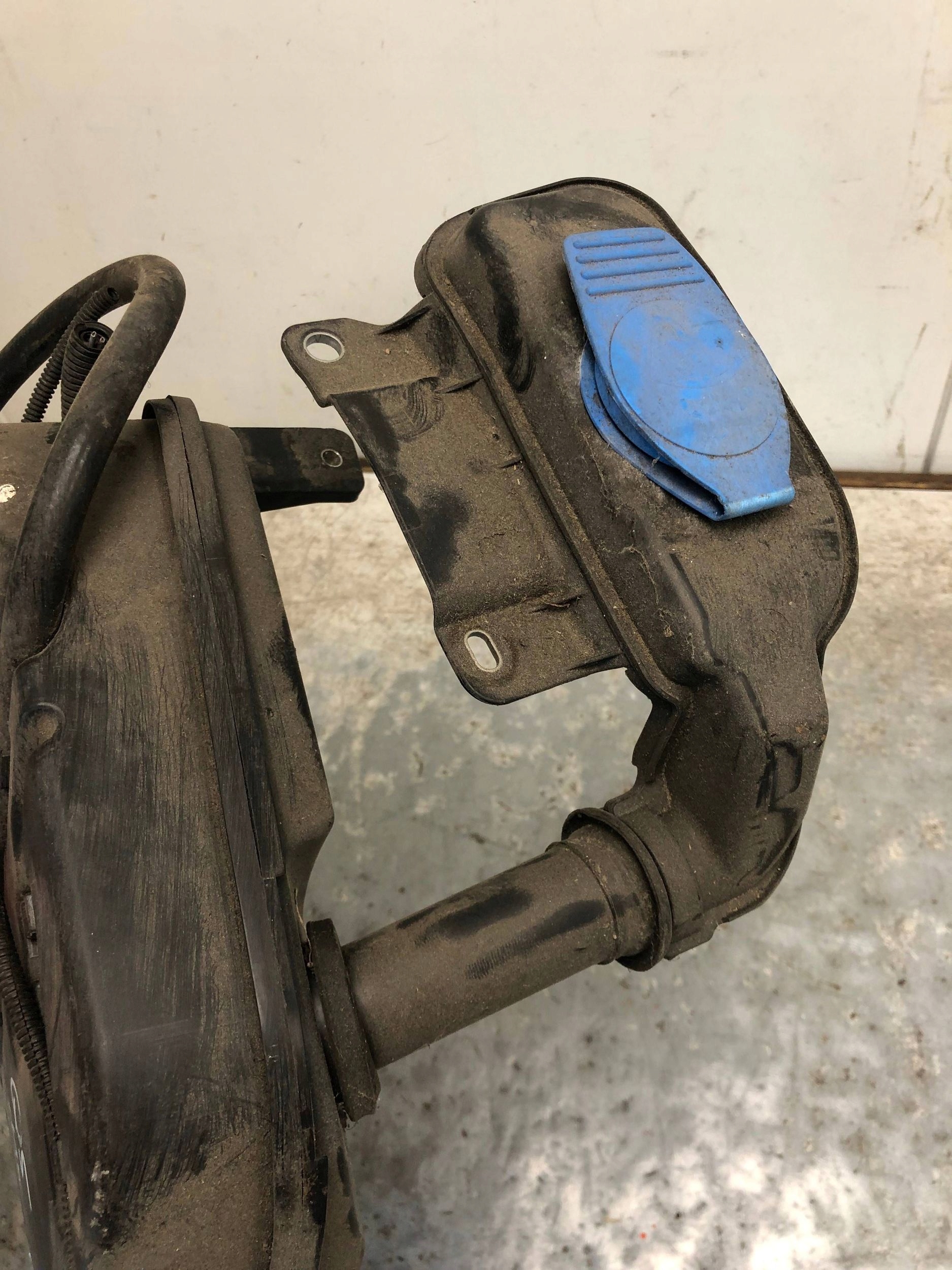 washer fluid tank AUDI Q5 8R0955453B