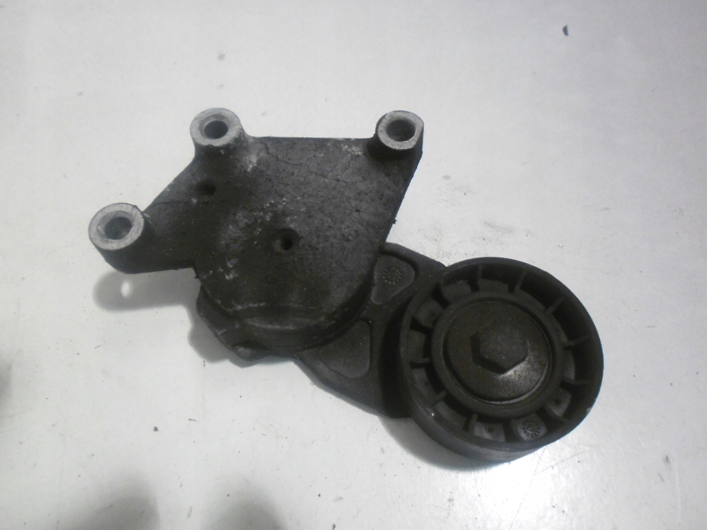 TOYOTA AYGO 05-12 ROK NAPINACZ PASKA KLINOWEGO