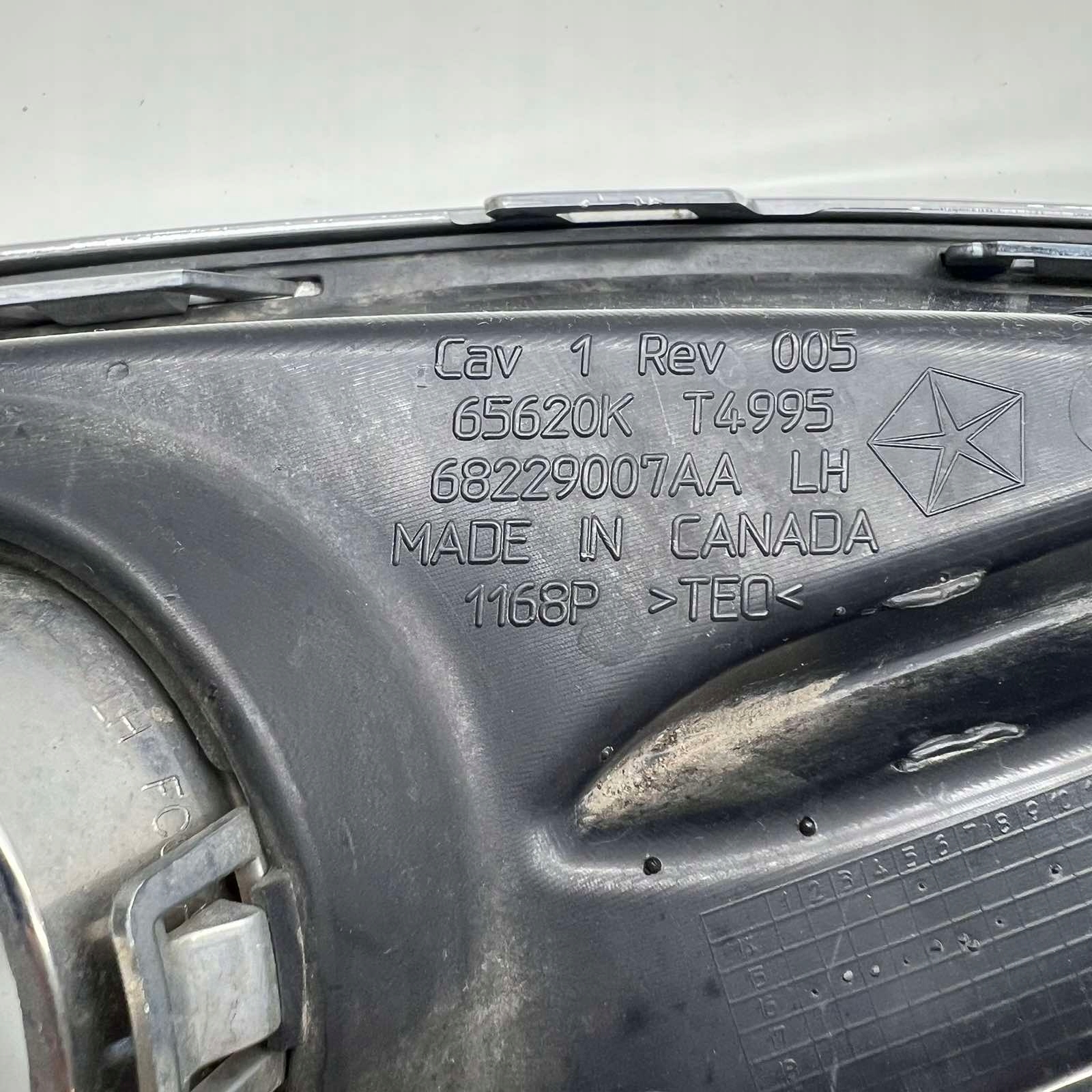 CHRYSLER PACIFICA 2016-2021 maska nárazníku levá 68229007AA