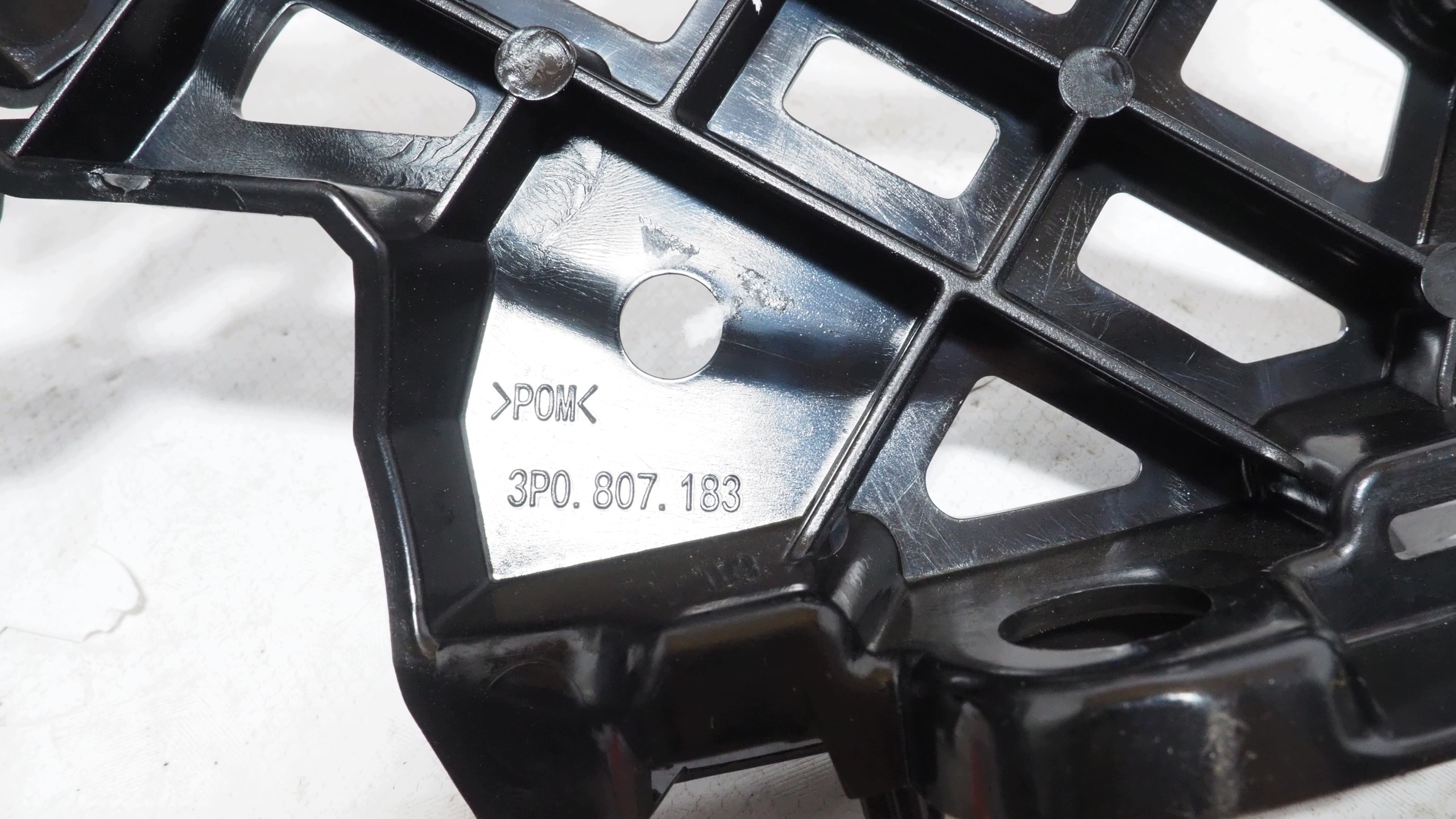 Skoda Superb IV bumper bracket left front 3P0807183