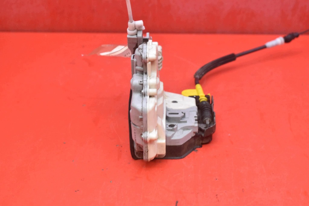 lock door right front front EU 8J1837016A AUDI A4 B8 sedan 07-11