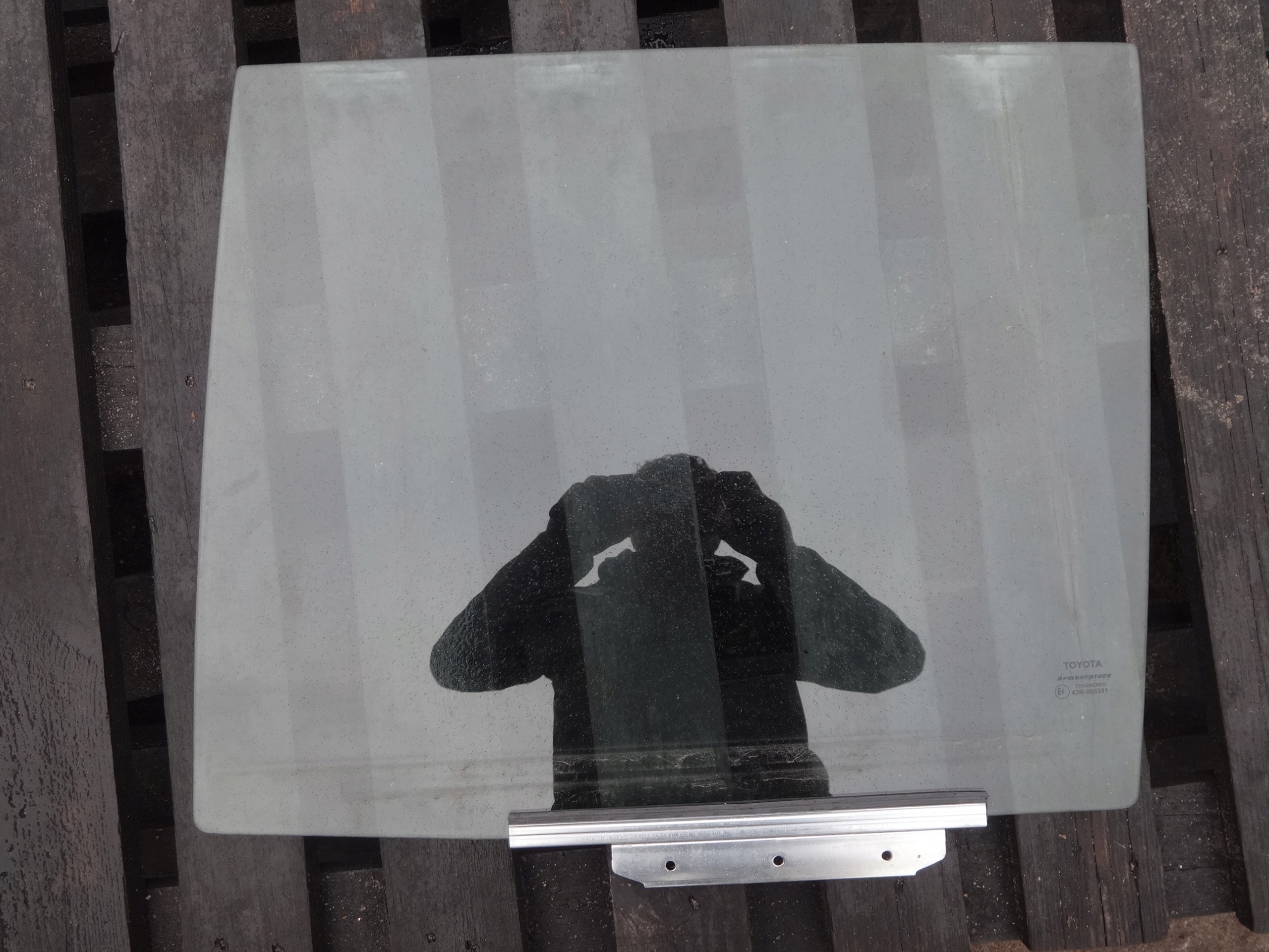 ЗАДНЄ ЛІВЕ СКЛО TOYOTA HILUX DOUBLE CAB 2015-