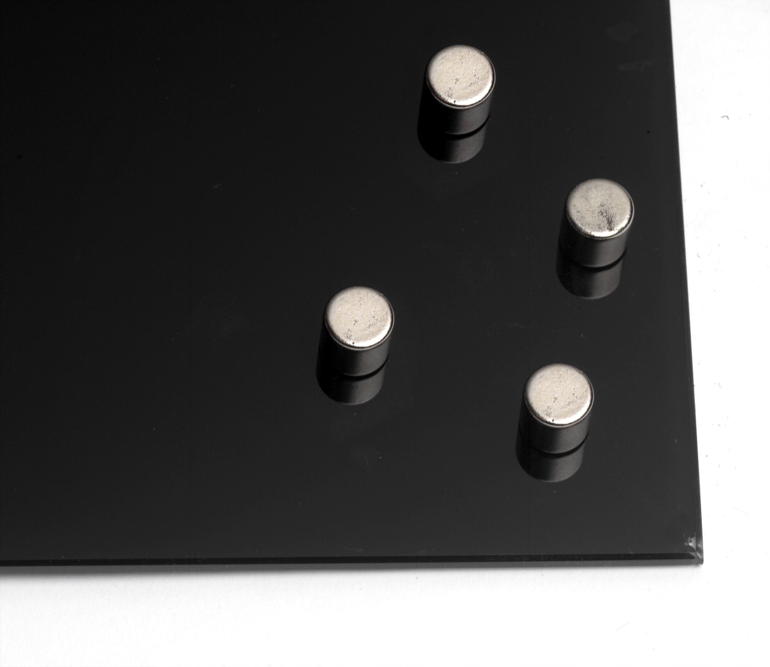 MAGNESY do SZKLANYCH TABLIC *4 szt* cylindry NAGA Rodzaj tablicy inne