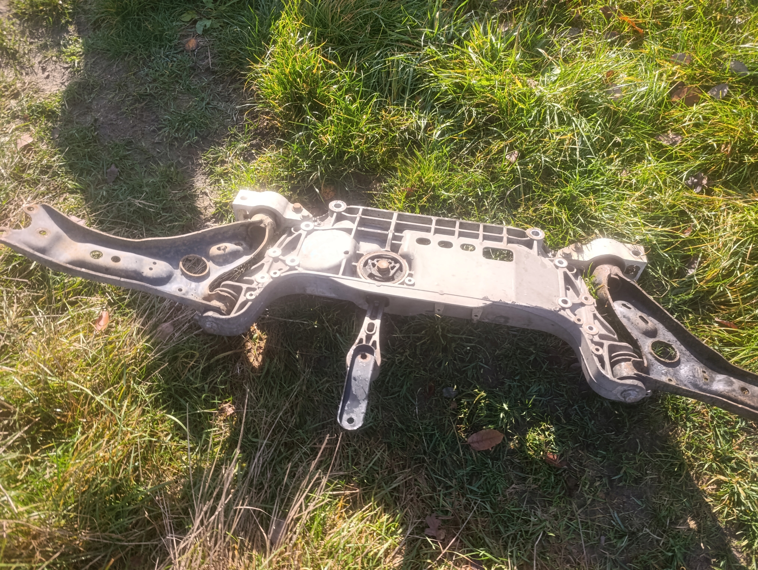sider axle beam below engine volkswagen passat B7