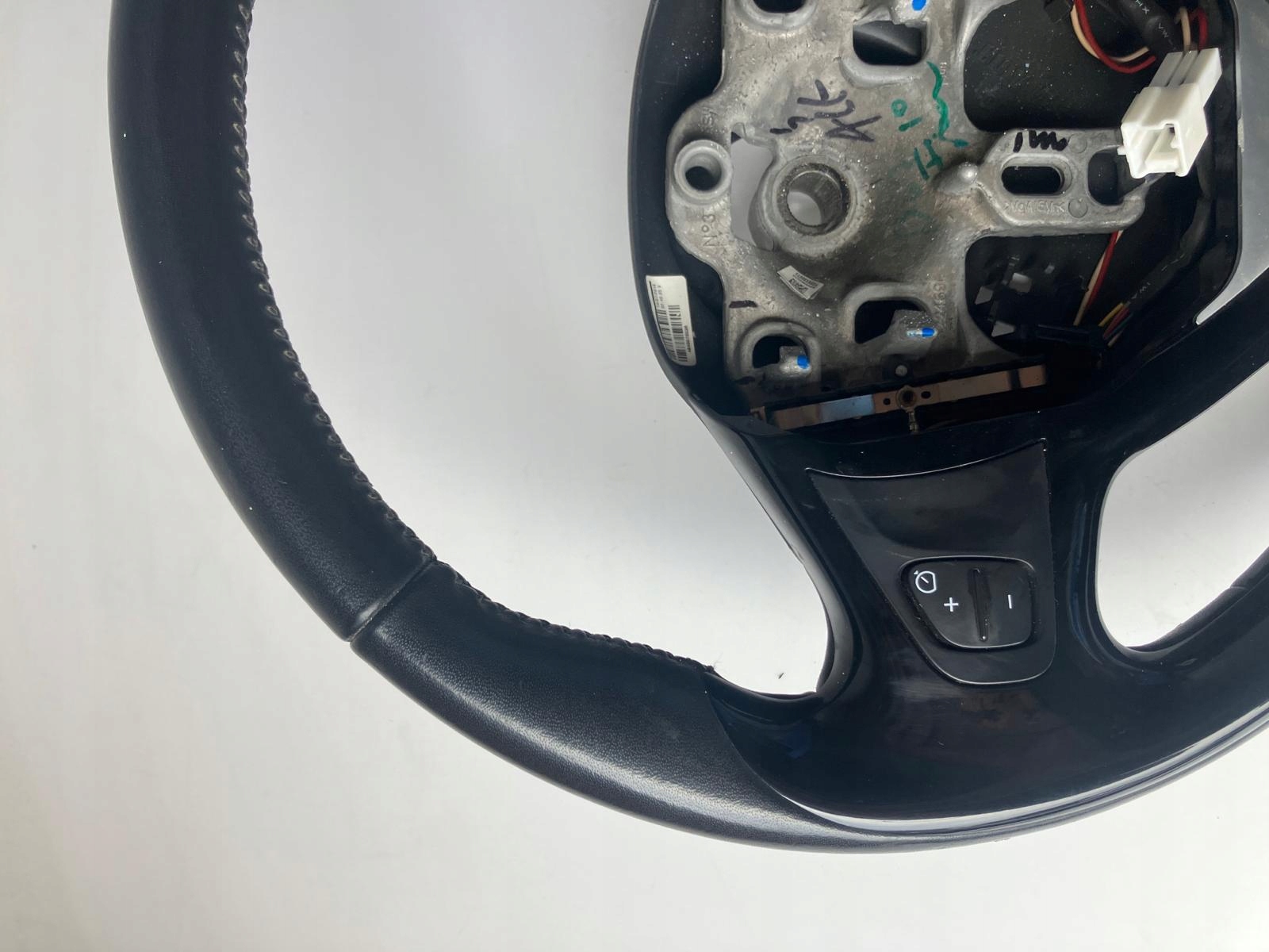 volant MULTIFUNKCJA kůže RENAULT CAPTUR a