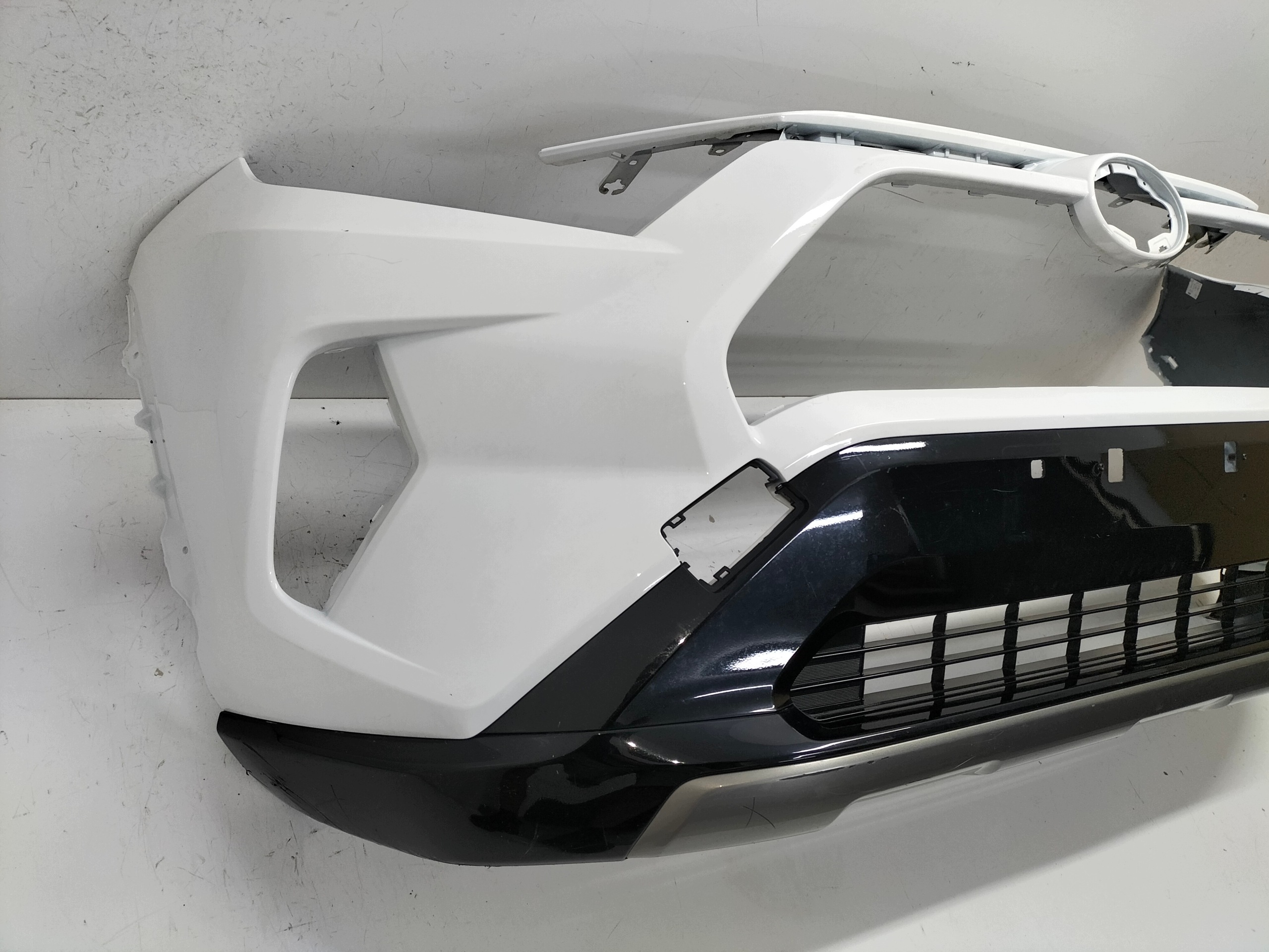 front bumper front TOYOTA RAV4 RAV-4 V 18