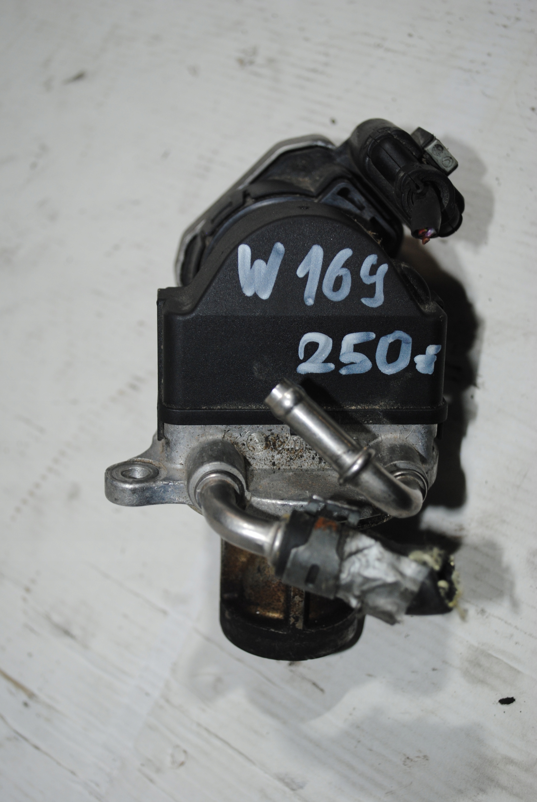 Клапан рециркуляции ОГ MERCEDES W169 A класс PIERBURG 724809330