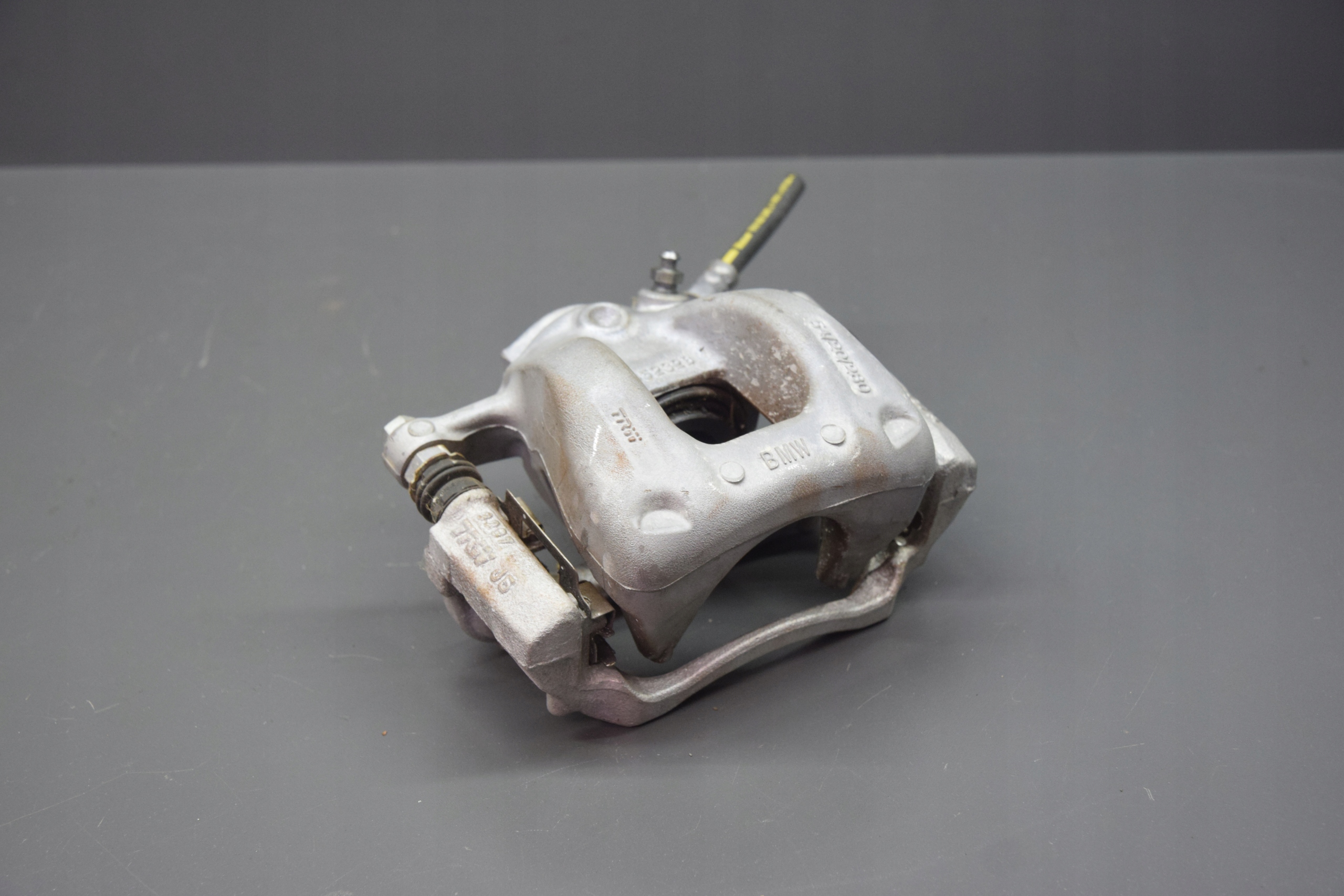 caliper pressure plate right front BMW i3 I01 8333km