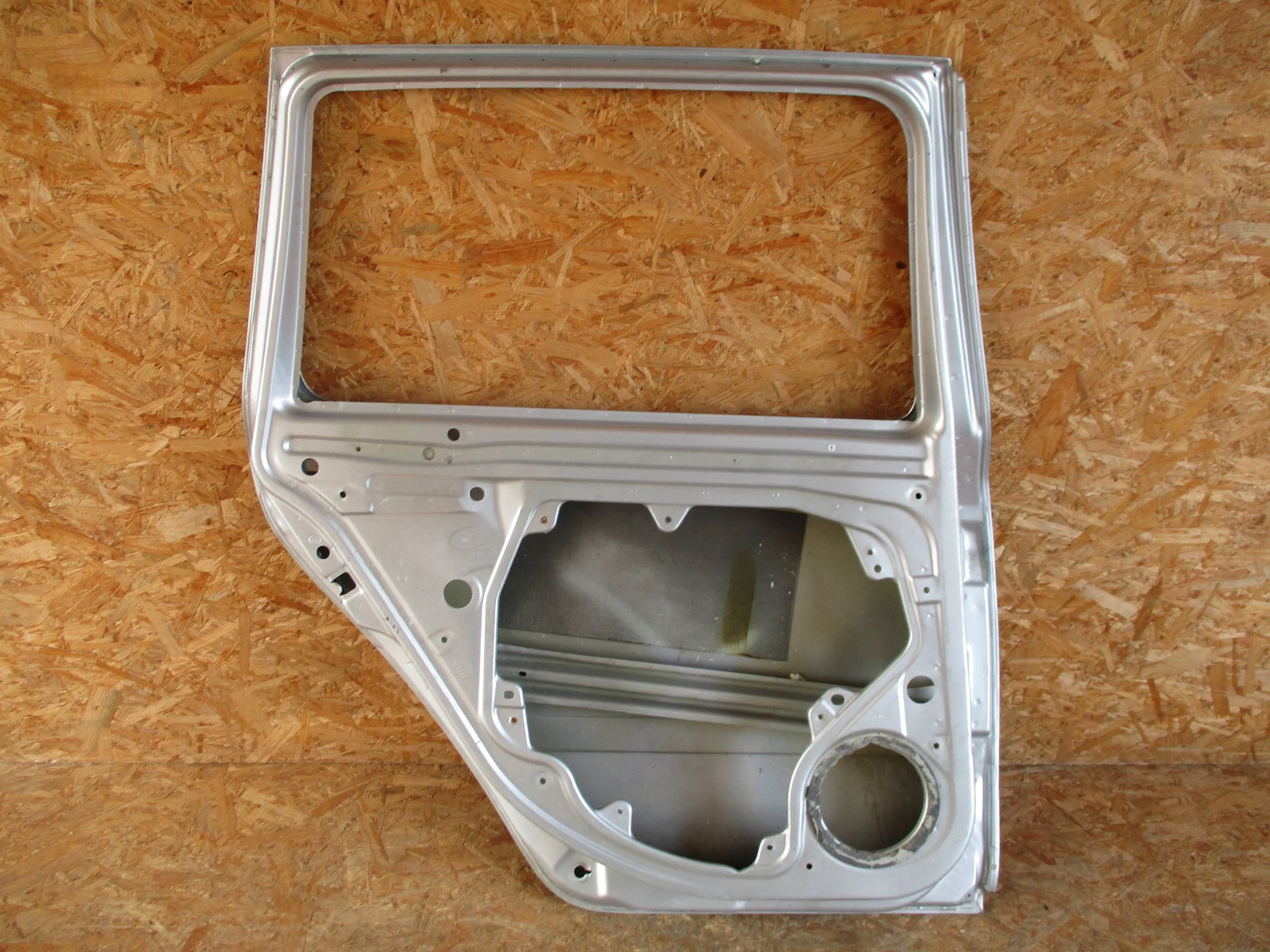 door rear. left SKODA OCTAVIA II KOMBI 1Z9
