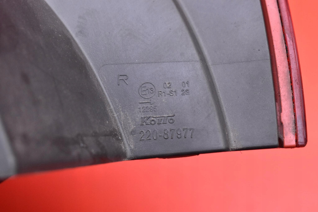 фонарь правый 220-87977 mitsubishi LANCER 8 VIII 5D HB 07-16