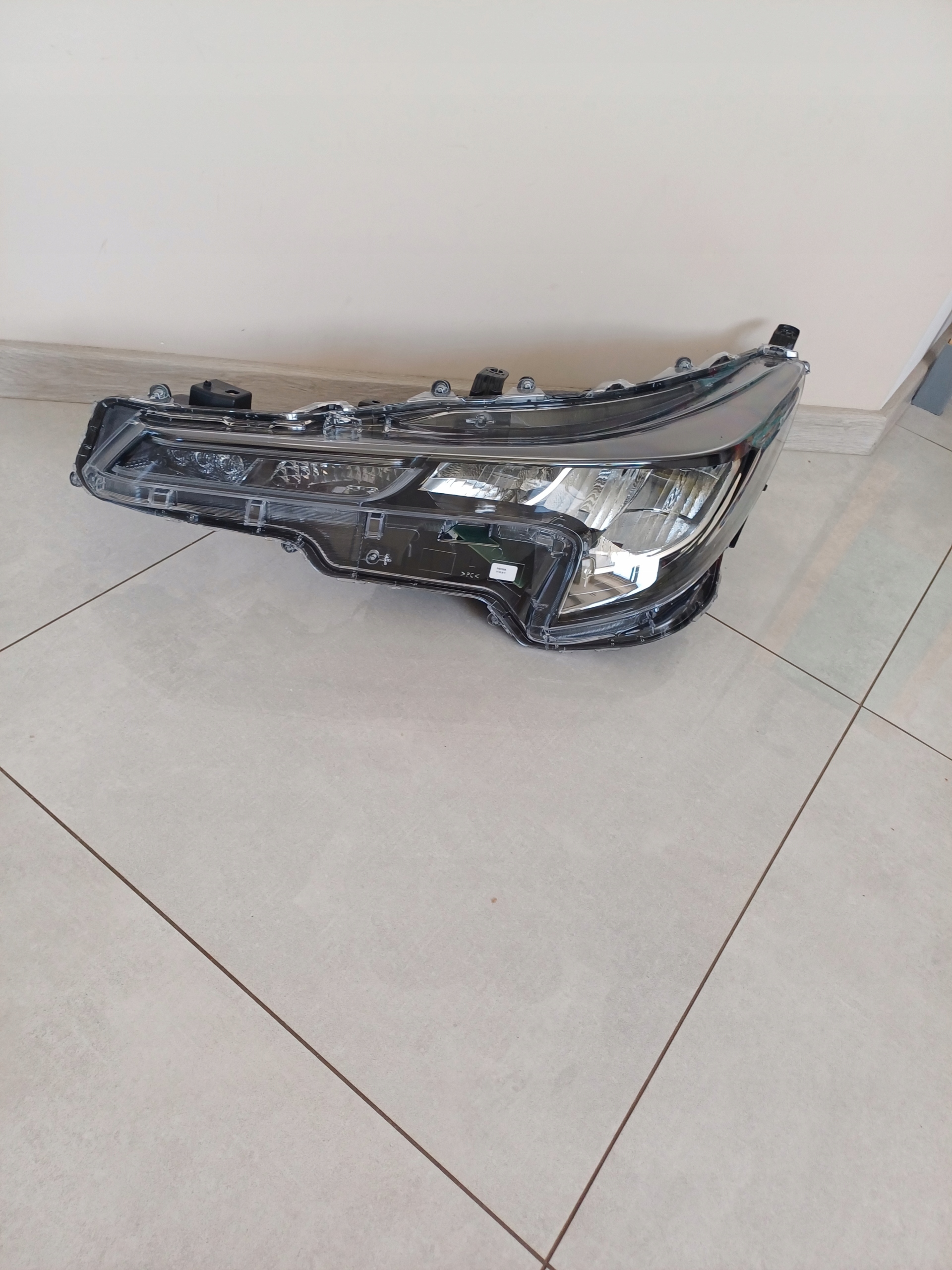 light left front front TOYOTA COROLLA E21 XII 81150-02S60 90154118