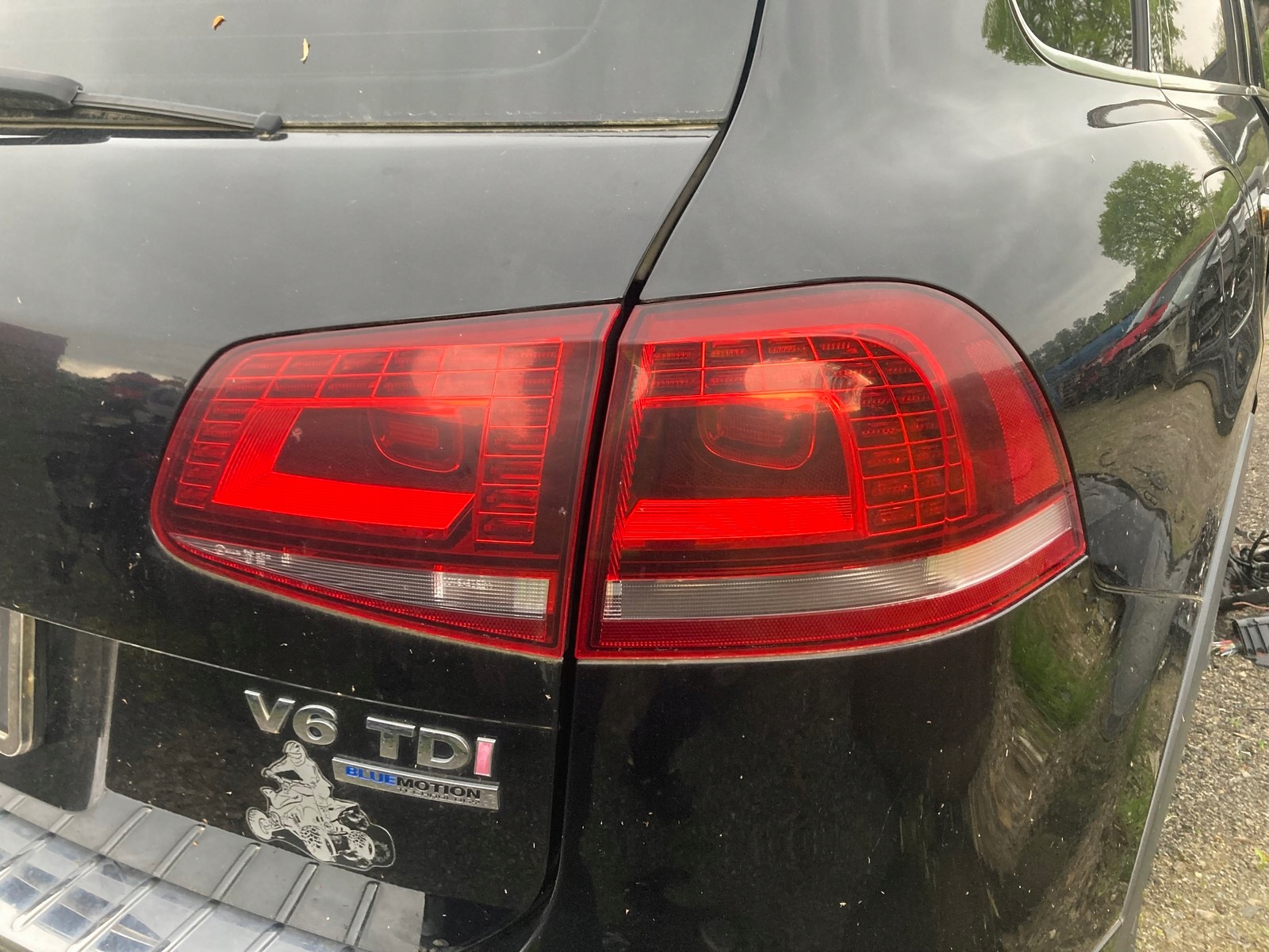 ФАРА ЗАДНЯ ПРАВА VW TOUAREGp ЛЕД LED ЗАТЕМНЕНЕ