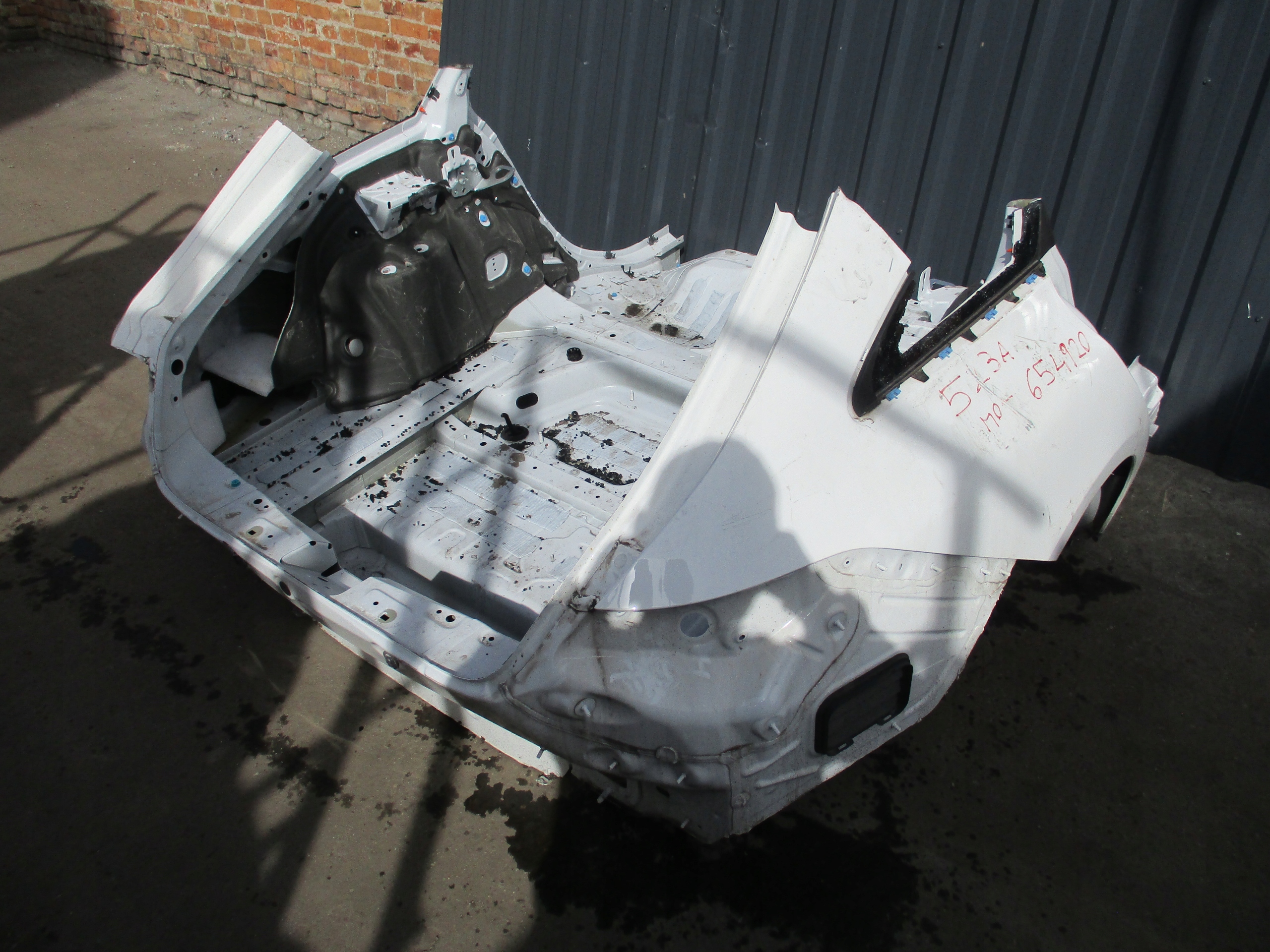 BŁOTNIK TYLNY LEWY PRAWY PAS ĆWIARTKA DUPA MERCEDES CLA W118 KOMBI Producent części Mercedes