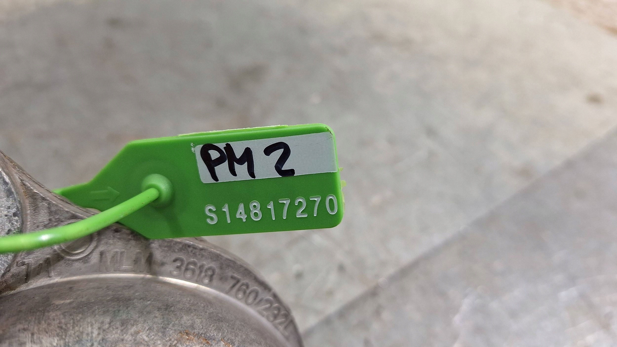 engine mount left A2132400500 MERCEDES W213