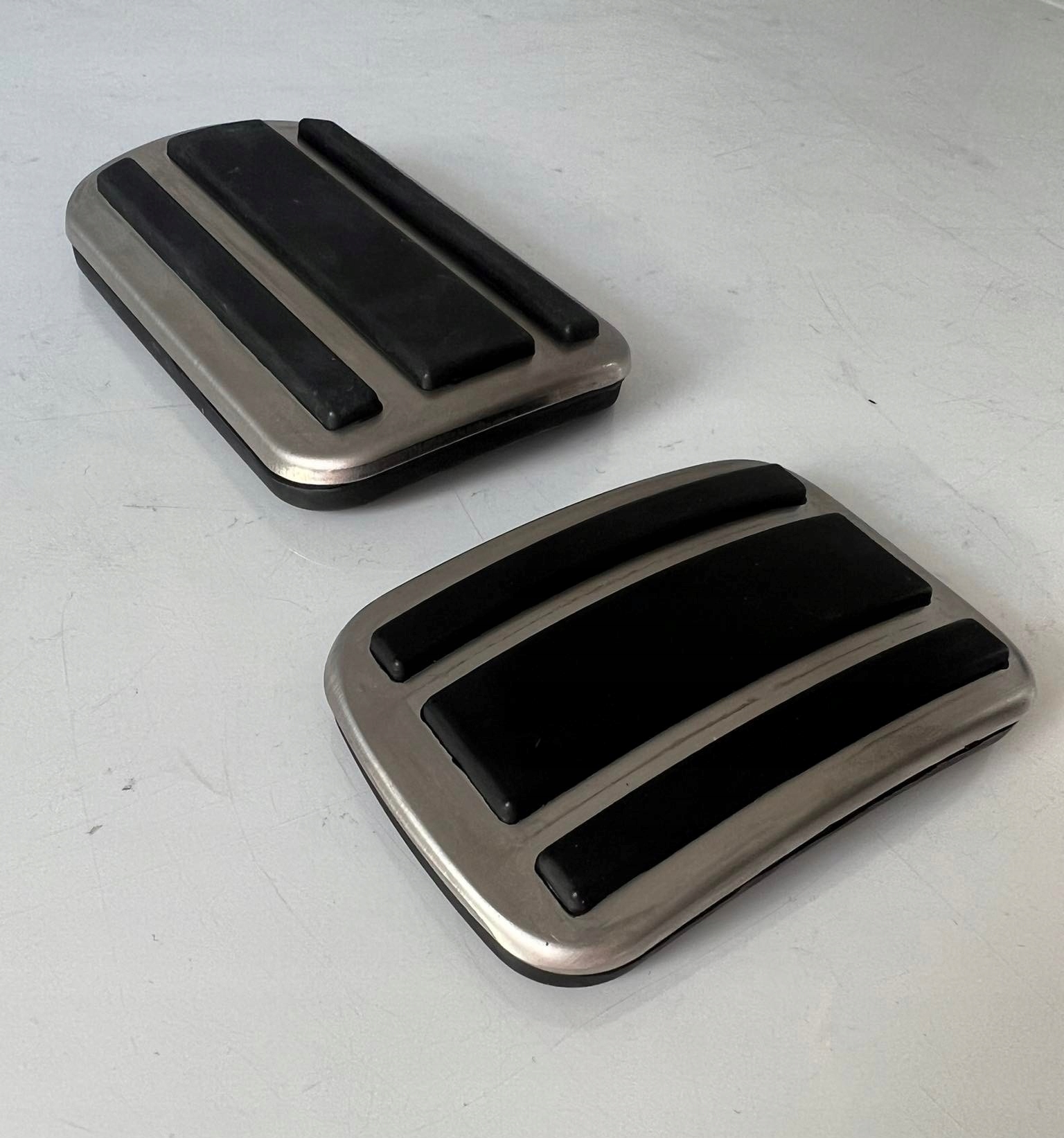 Nakładki na pedały Peugeot 2008 2 2019+ Numer katalogowy producenta P094P038-03