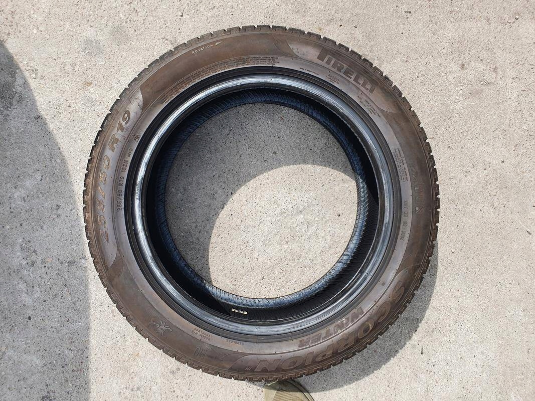 255/50R19 Pirelli Scorpion Winter opona pojedynka zima 7,1mm Rok produkcji 2022