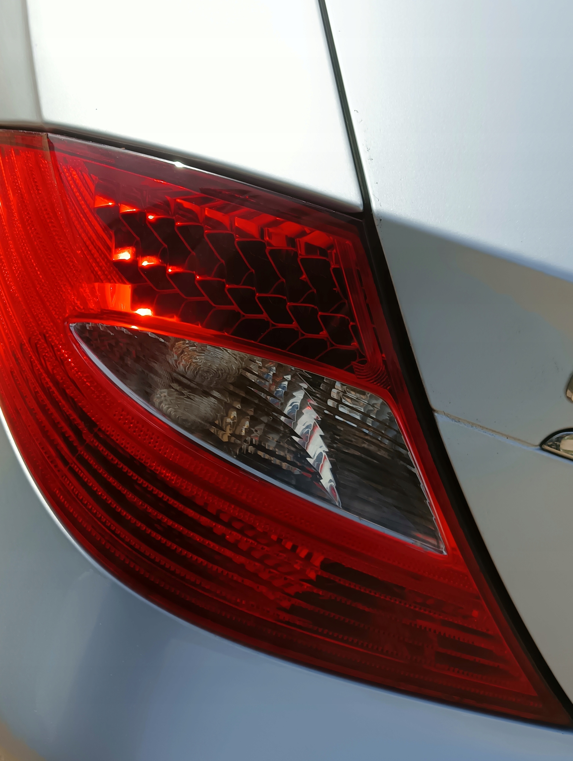фонарь левый задний MERCEDES CLS W219