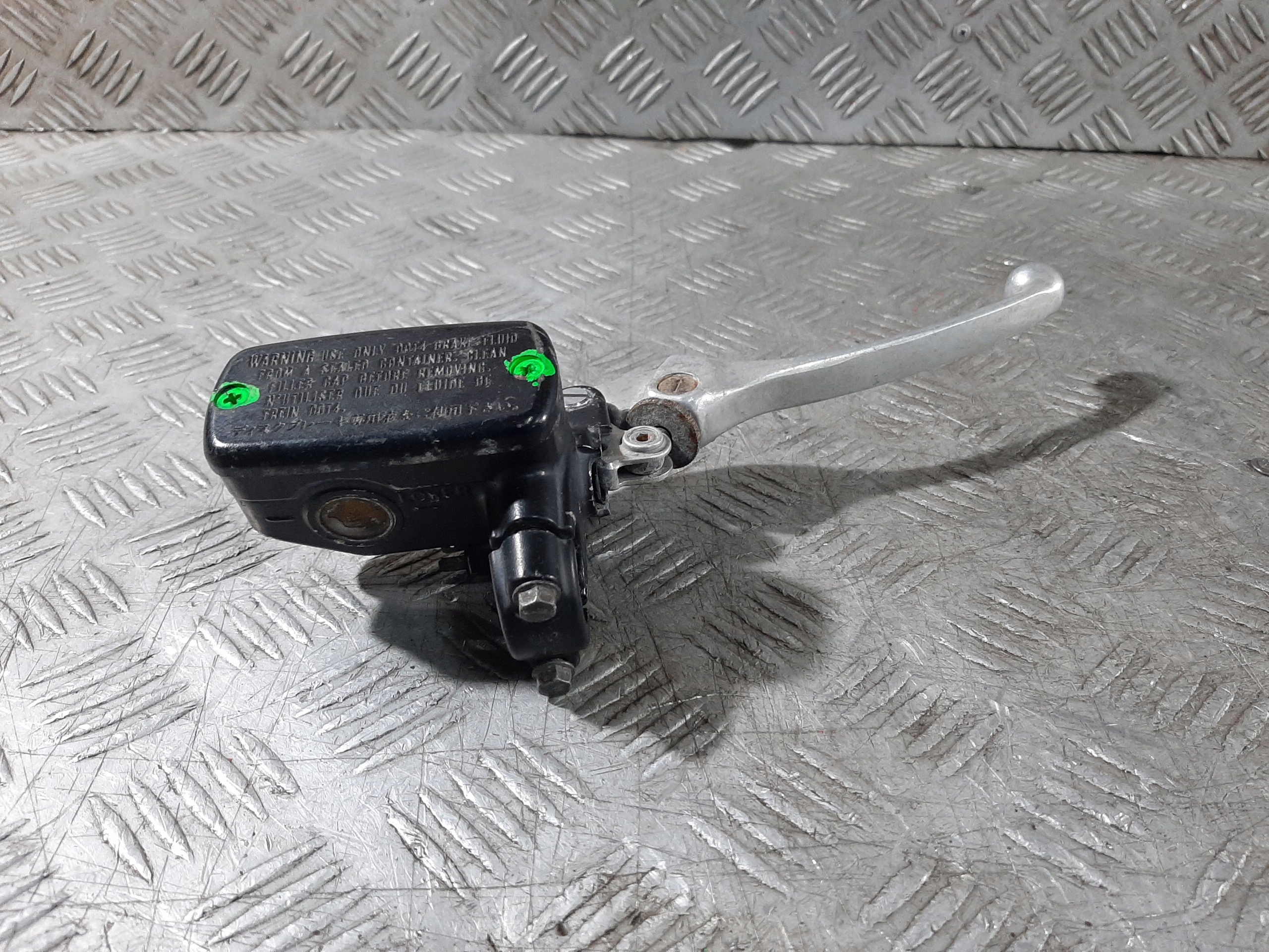 HONDA CBR 600F F3 97 DZWIGNIA UCHWYT POMPA HAMULCA Numer katalogowy części 800253