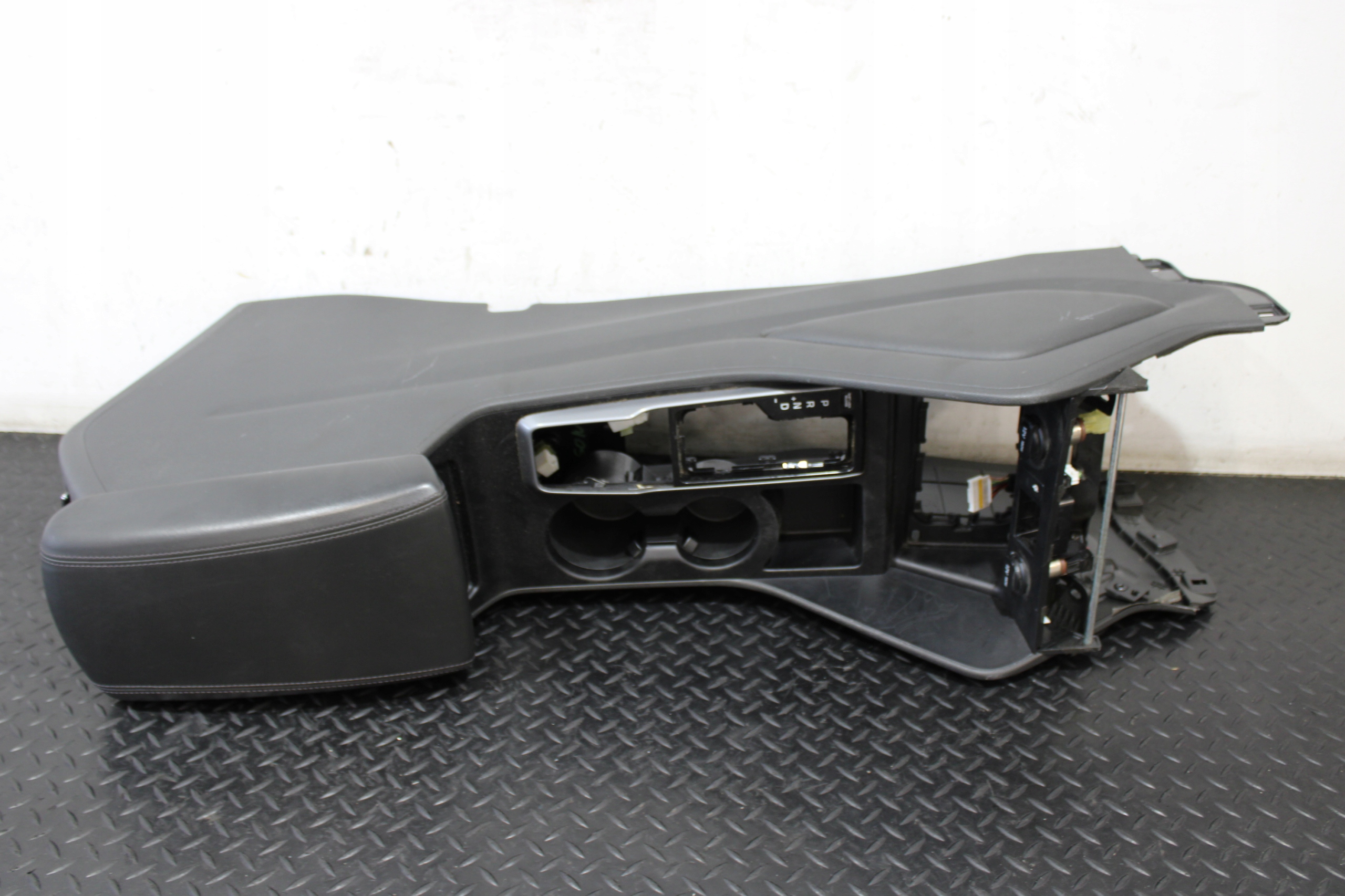 TUNEL central armrest AUTOMAT HYUNDAI TUCSON 3 III LIFT