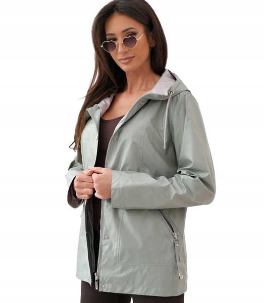 Módní přechodová bunda na jaro z kluzkého materiálu Kama 46