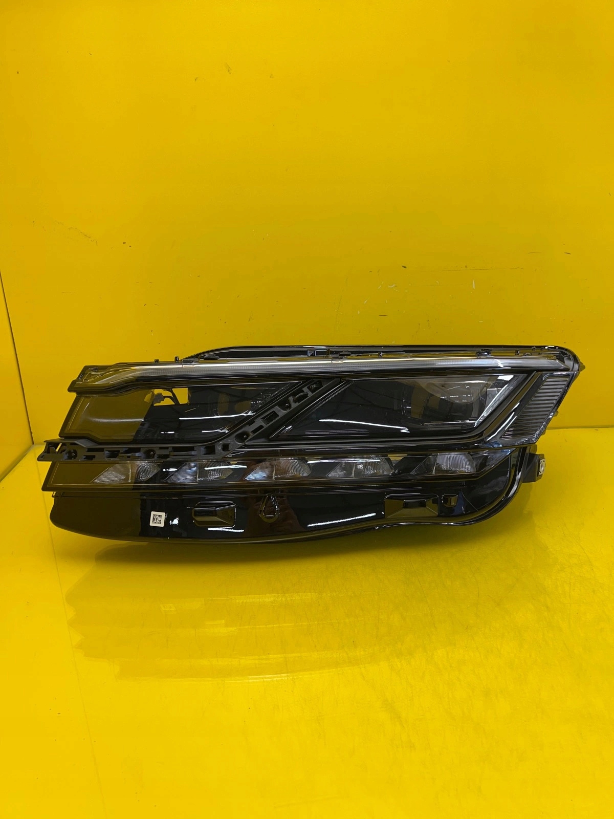 light left VW Touareg III 3 19- Full led 761941081A