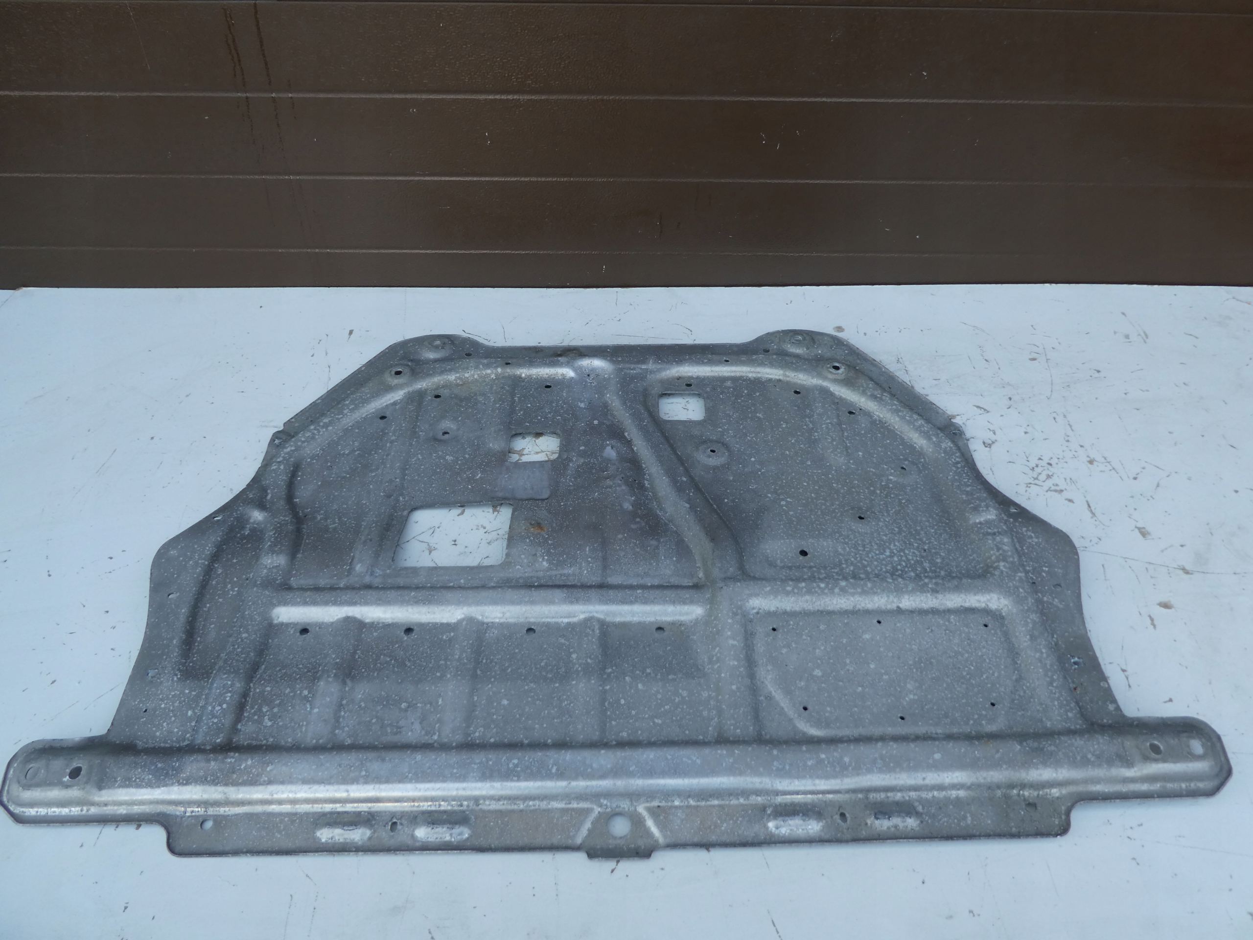 VW EOS cover cover lower below engine 1Q0825237B