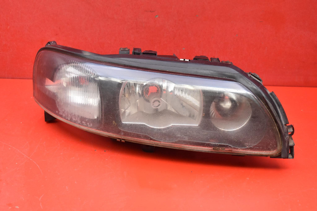 REFLEKTOR right light front XENON EU VOLVO S60 1 and 00-04