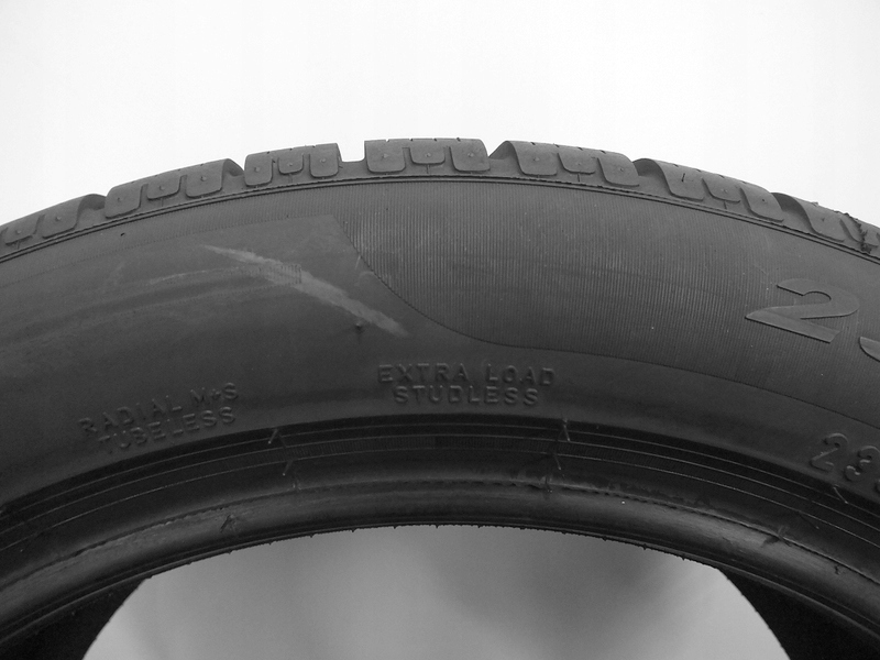 1Z 235/50R19 Pirelli SottoZero Winter 210 Serie II 103H XL AO 4223 N Model Winter SottoZero Serie II
