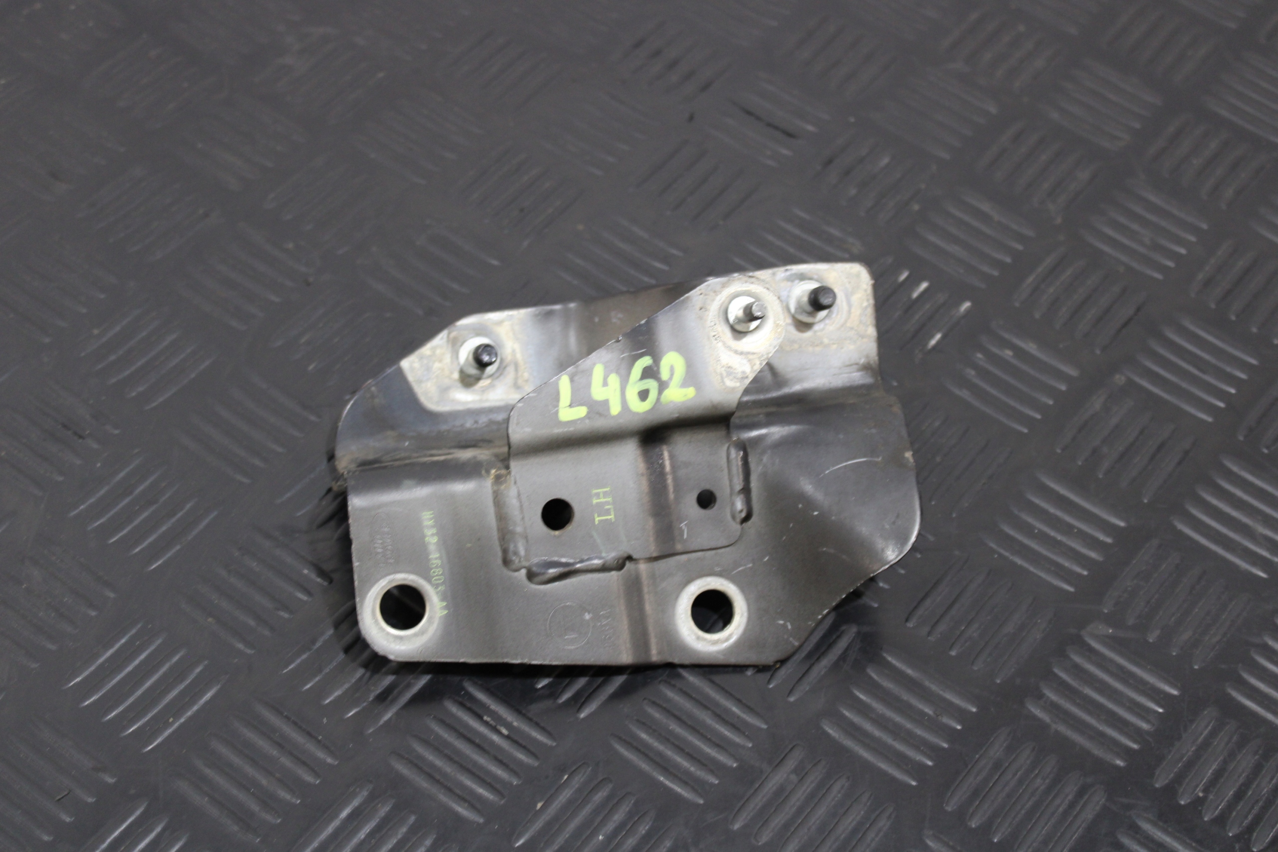 Support Support plaque de la charnière du capot Gauche LAND ROVER DISCOVERY V 5 L462