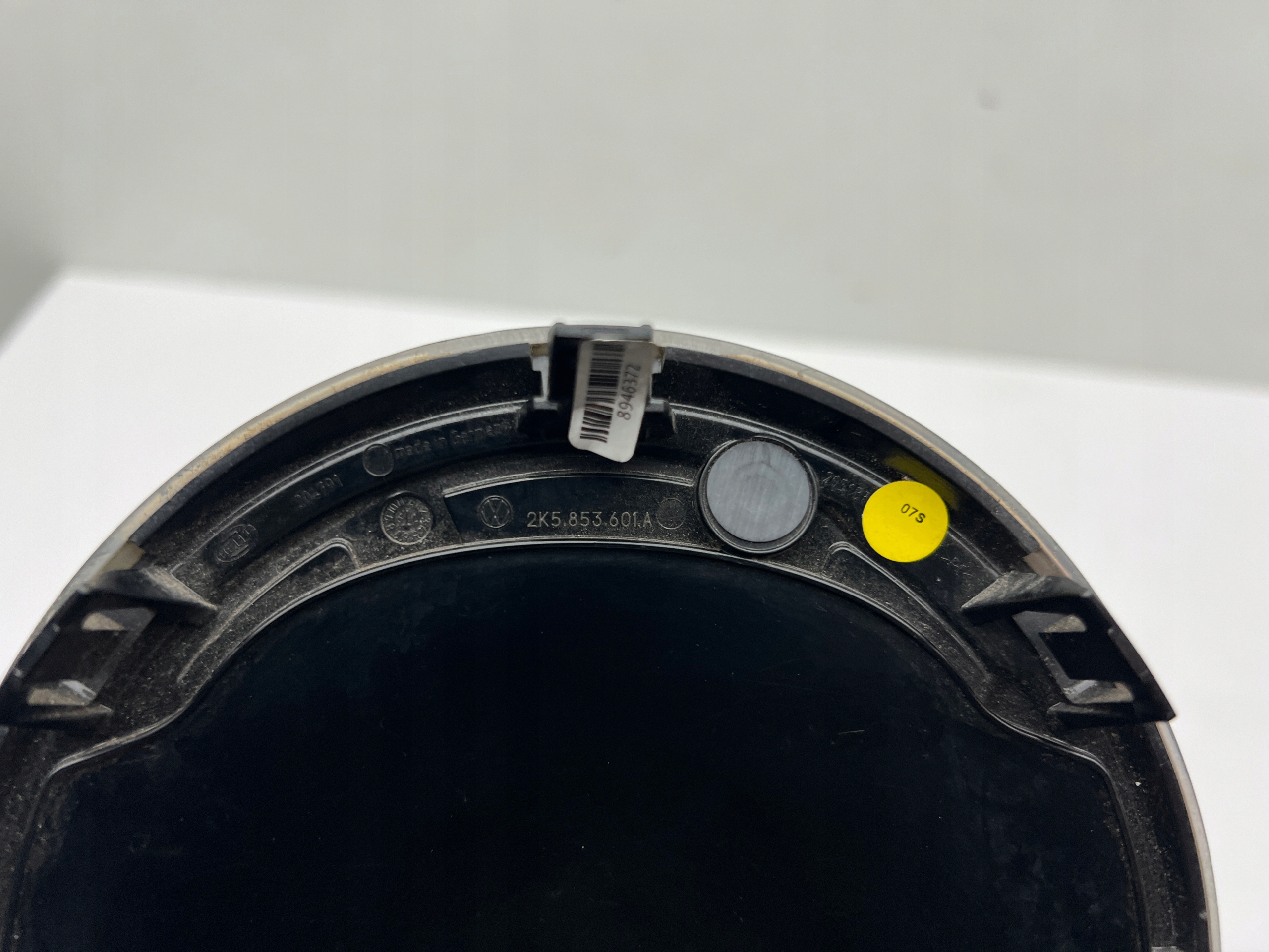 VW CADDY IV 2K5 EMBLEMAT ZNACZEK ATRAPY POD RADAR ORYGINAŁ 15-20 Jakość części (zgodnie z GVO) O - oryginał z logo producenta pojazdu (OE)