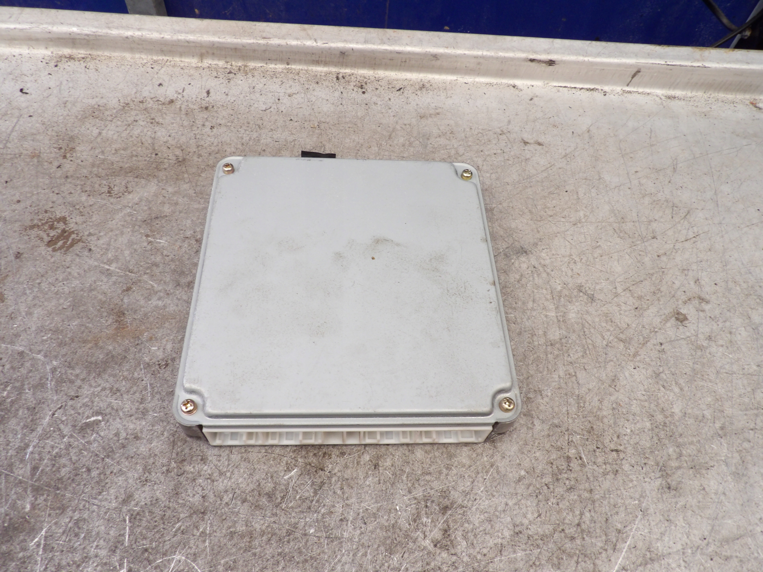 Nissan Primera P12 computer control unit