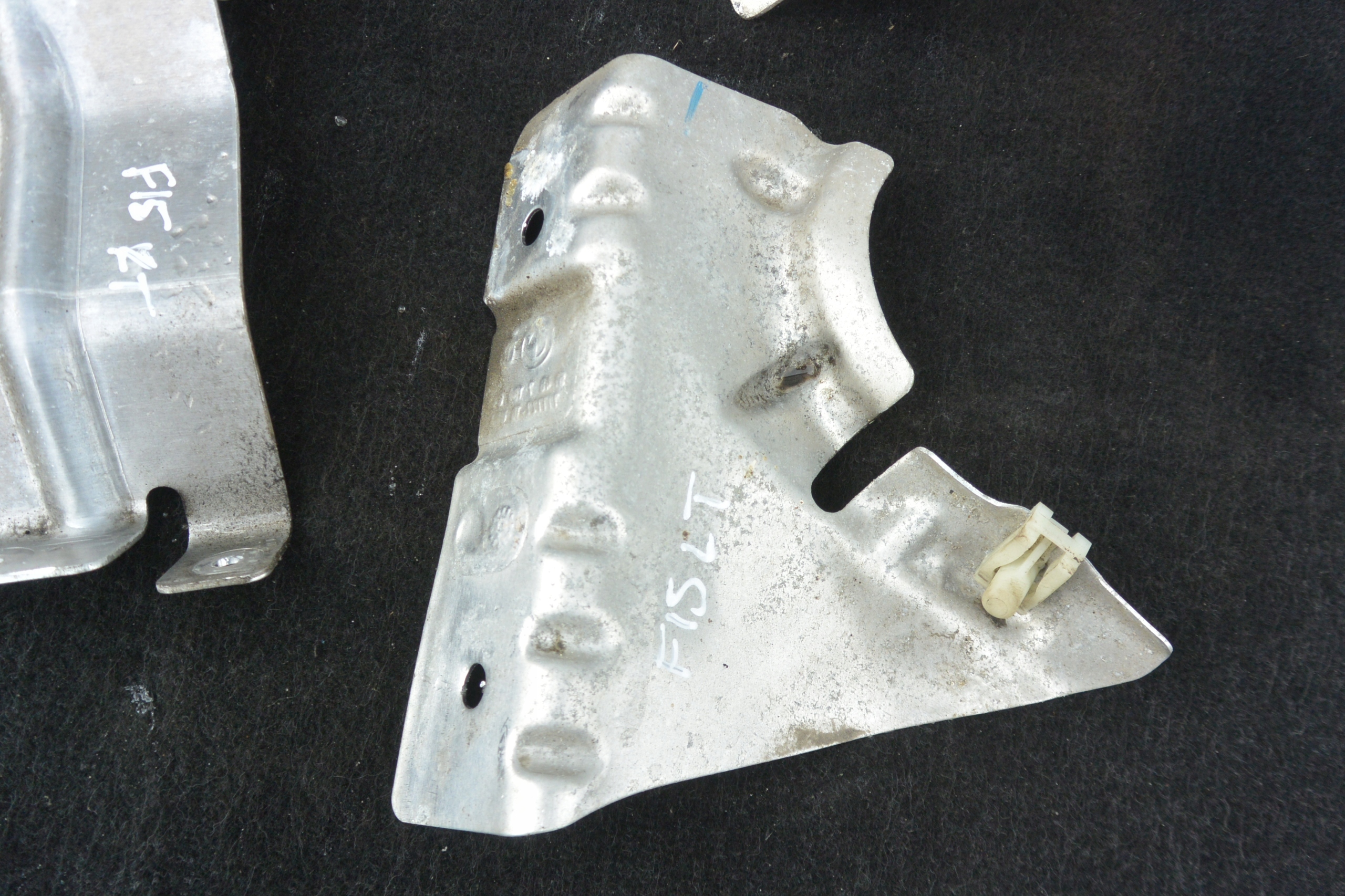 holder bracket OSLON chassis BMW X5 F15 KOMPLET