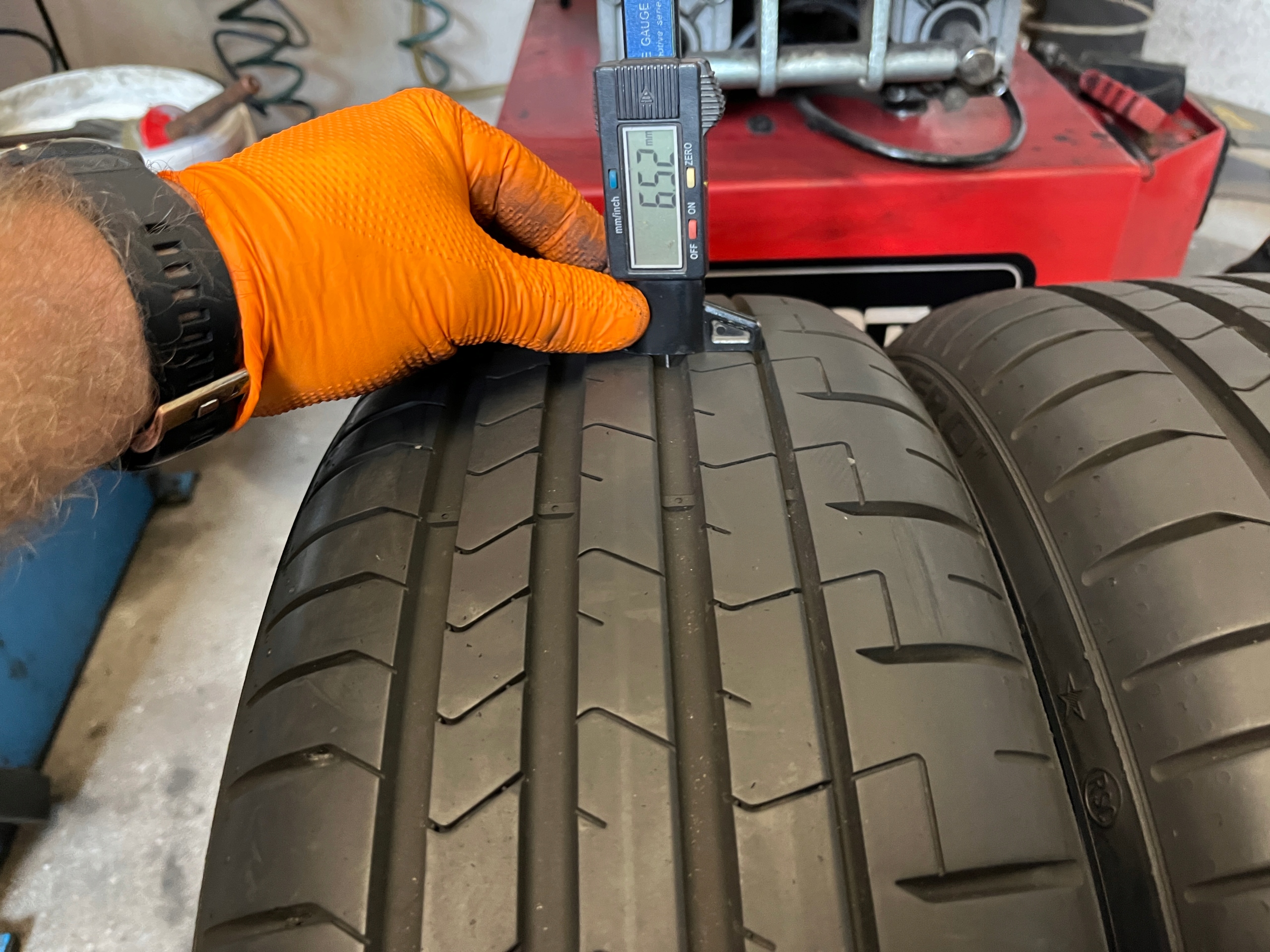 2 tyres summer Pirelli P Zero 205/40R18 run flat 6,5mm