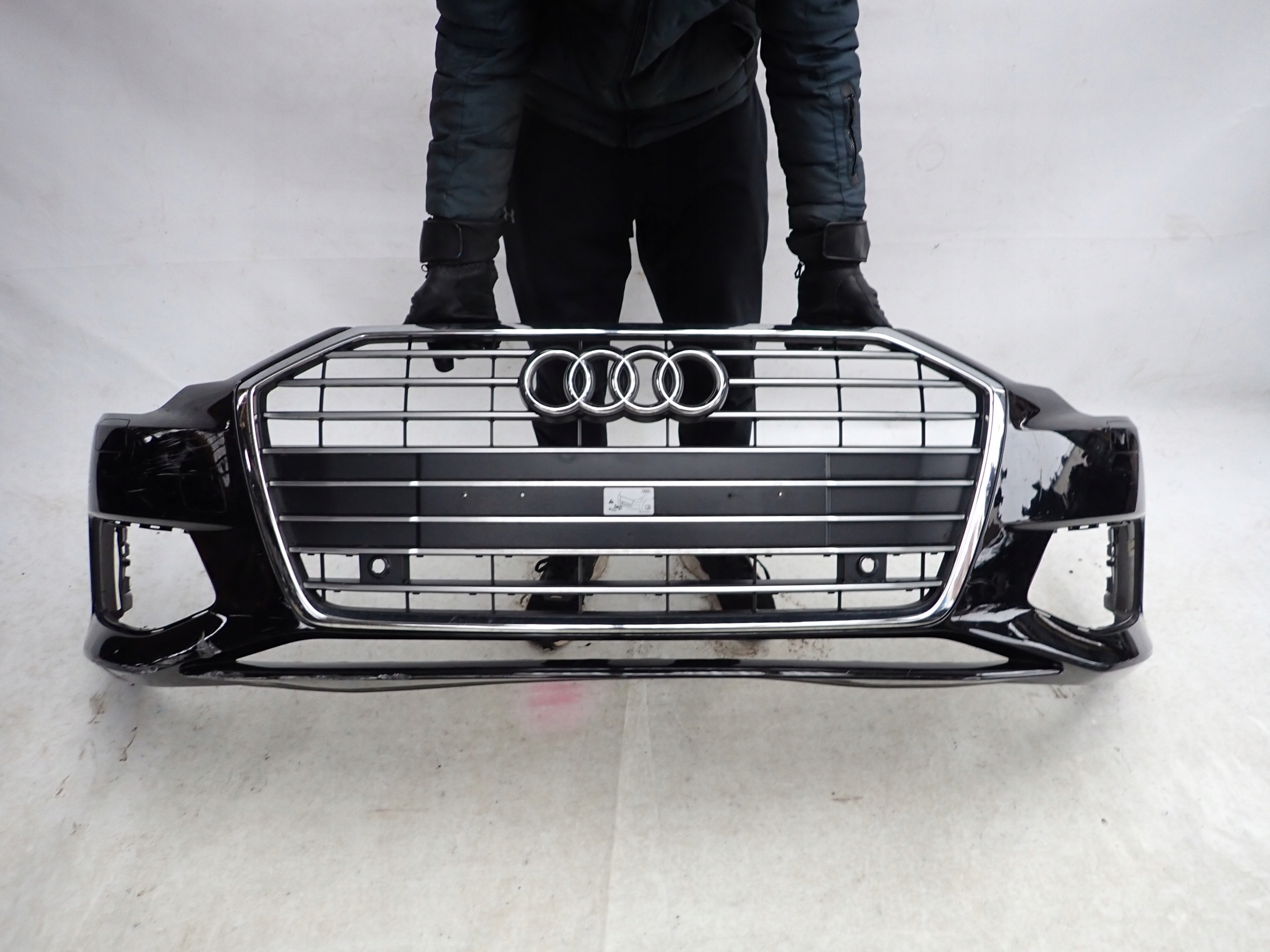 AUDI A6 C8 4K 18- nárazník předek přední ostřikovač 4XPDC 4K0807437A