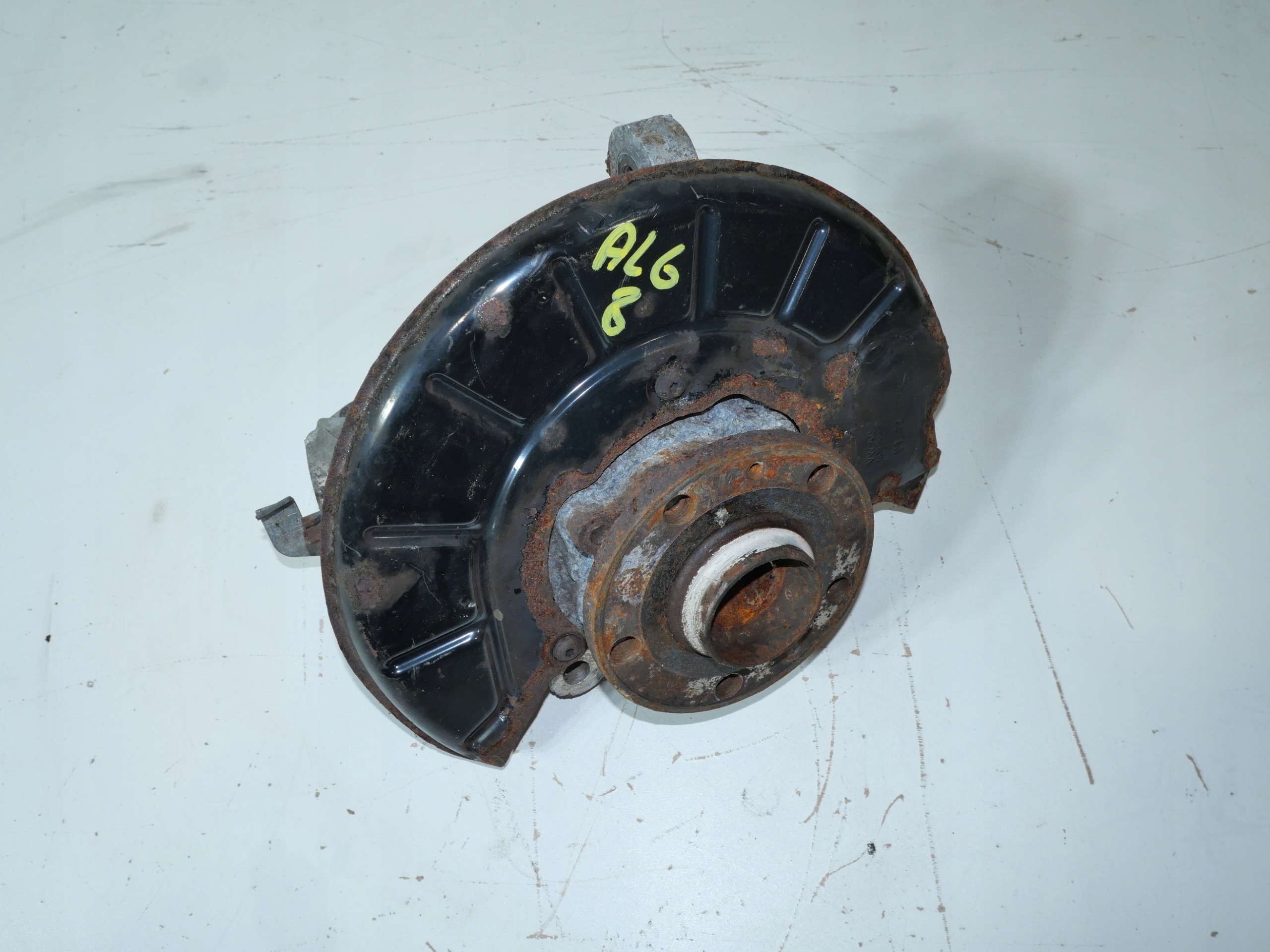otoč levý předek VW PASSAT B6 3C0407257F