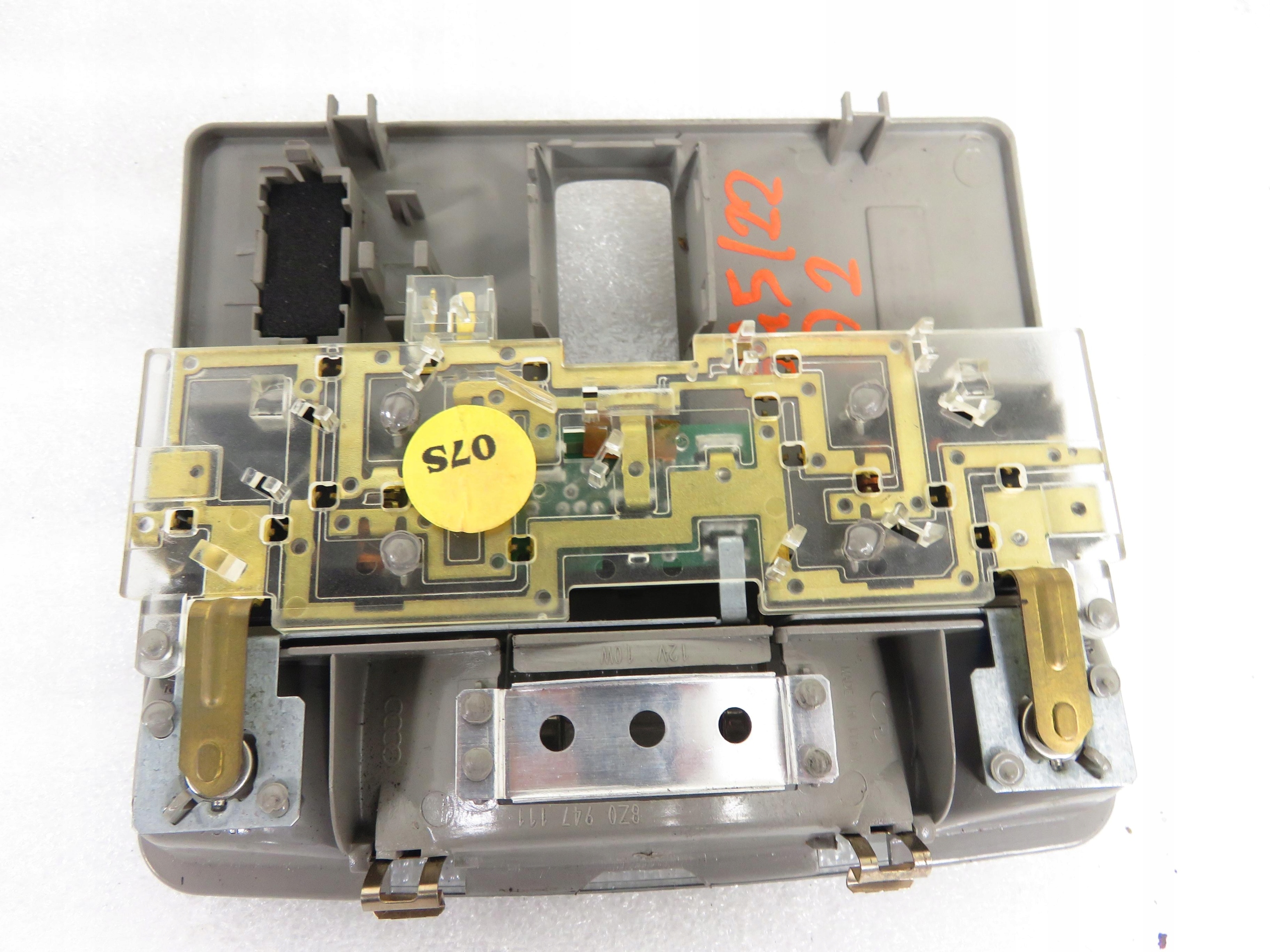 OSWIETLENIE KABINY AUDI A2 8Z0947111 Part number 8Z0947111