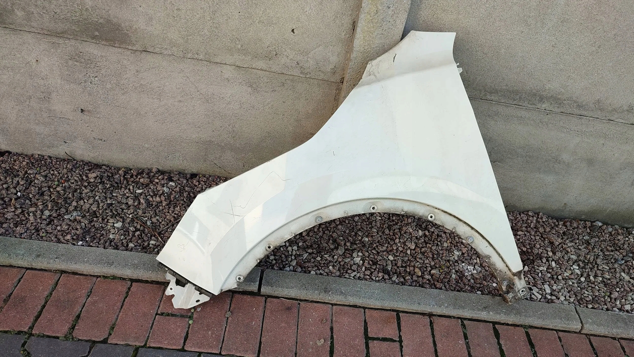 Nissan Qashqai 2016 front side left fender