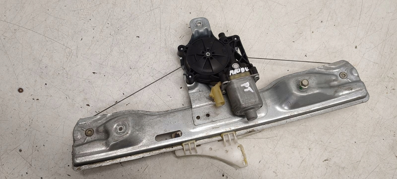 window regulator right rear part Chevrolet Malibu 2,5 automat
