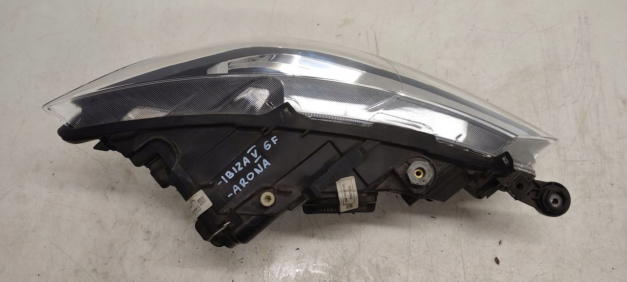 light front front left Seat Ibiza V 6F
