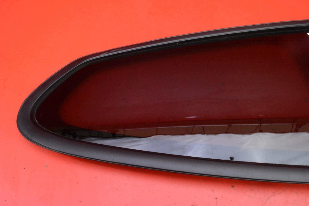 prozor karoserija desna stražnji dio antena TOYOTA YARIS 4 IV GR 20