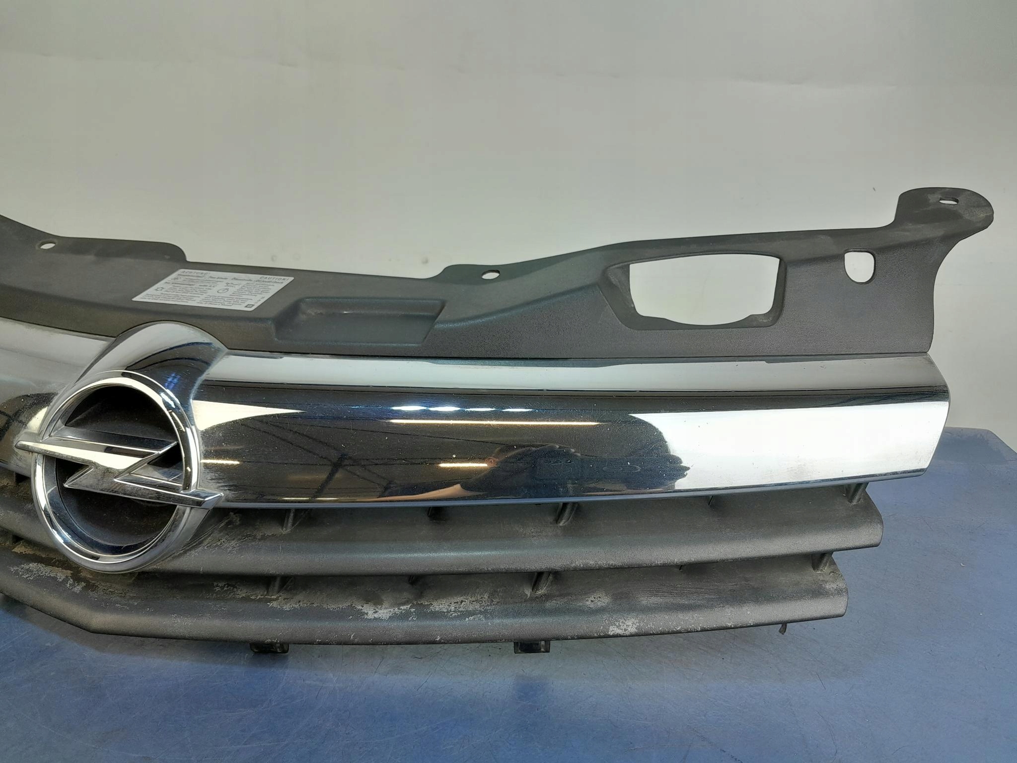 Opel Astra Kühlergrill FRONTGRILL Kühlergitter 13108460 - Thumbnail 2