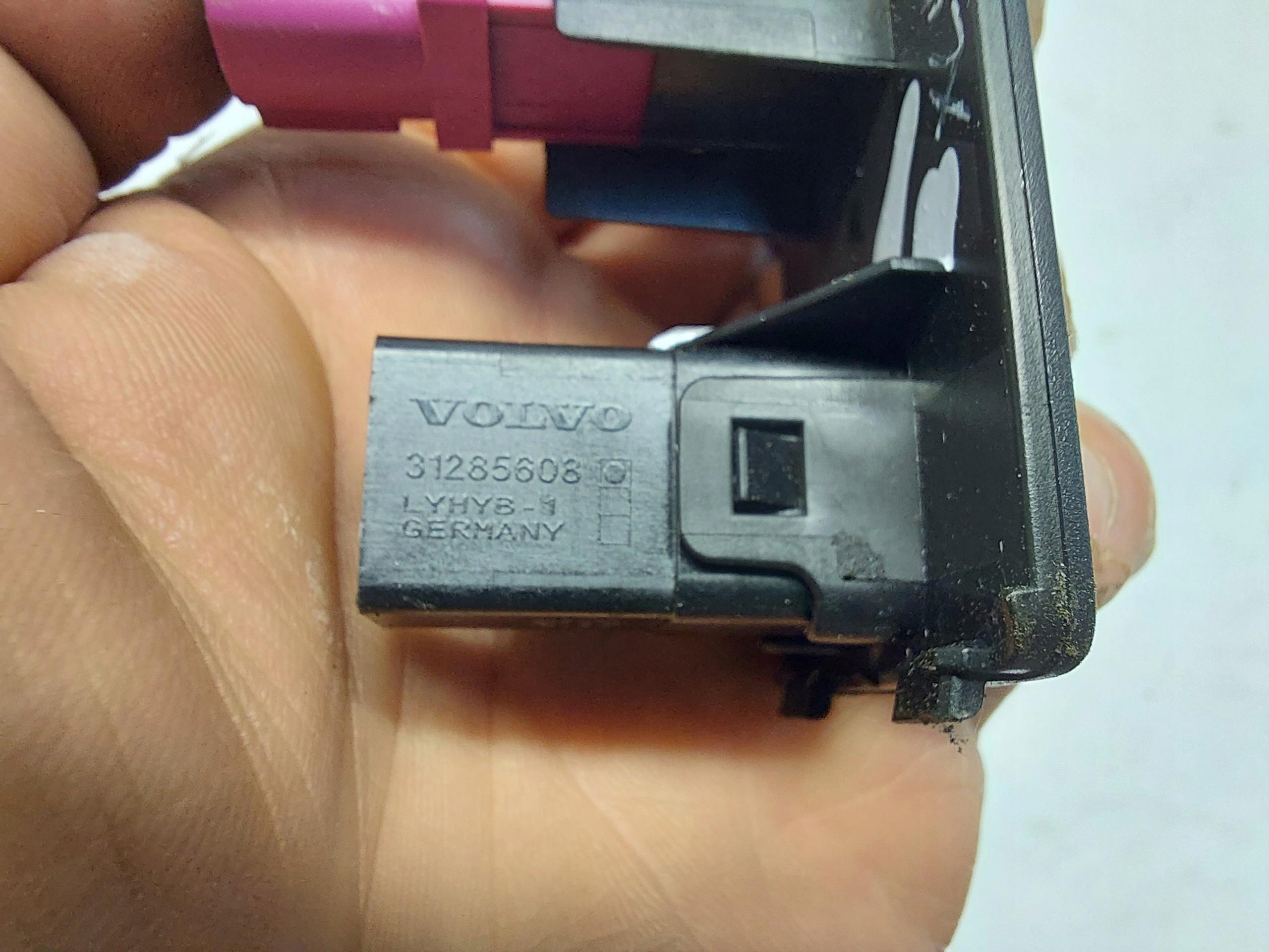 VOLVO XC90 II D5 adapter USB AUX 31285608