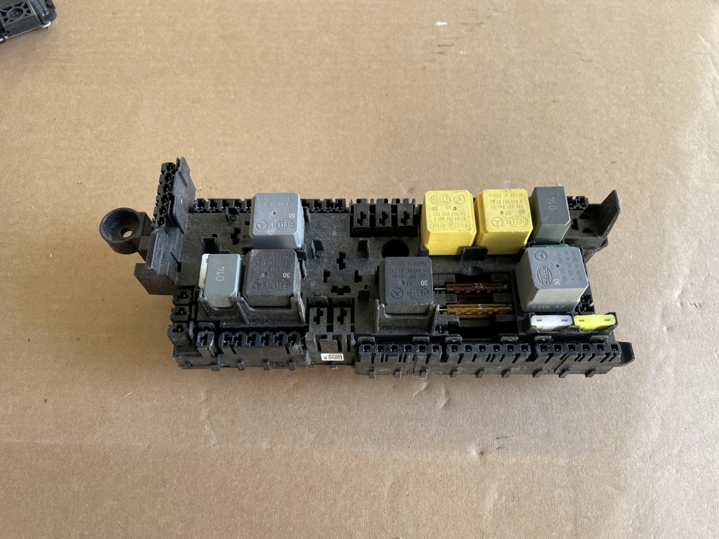 SKRZYNKA BEZPIECZNIKÓW SPRINTER 907 910