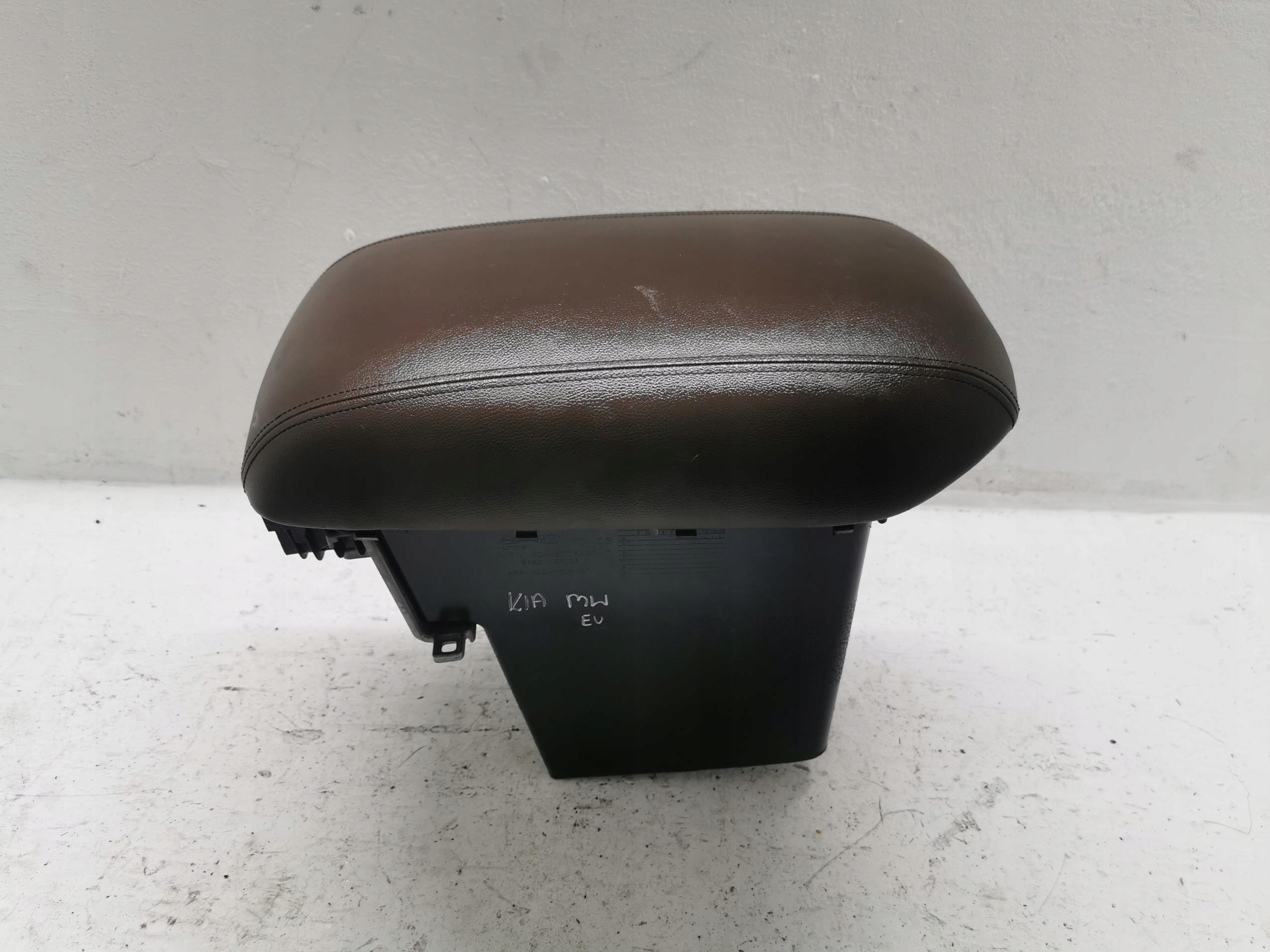 bracciolo KIA HYUNDAI 84691-2P005 EU