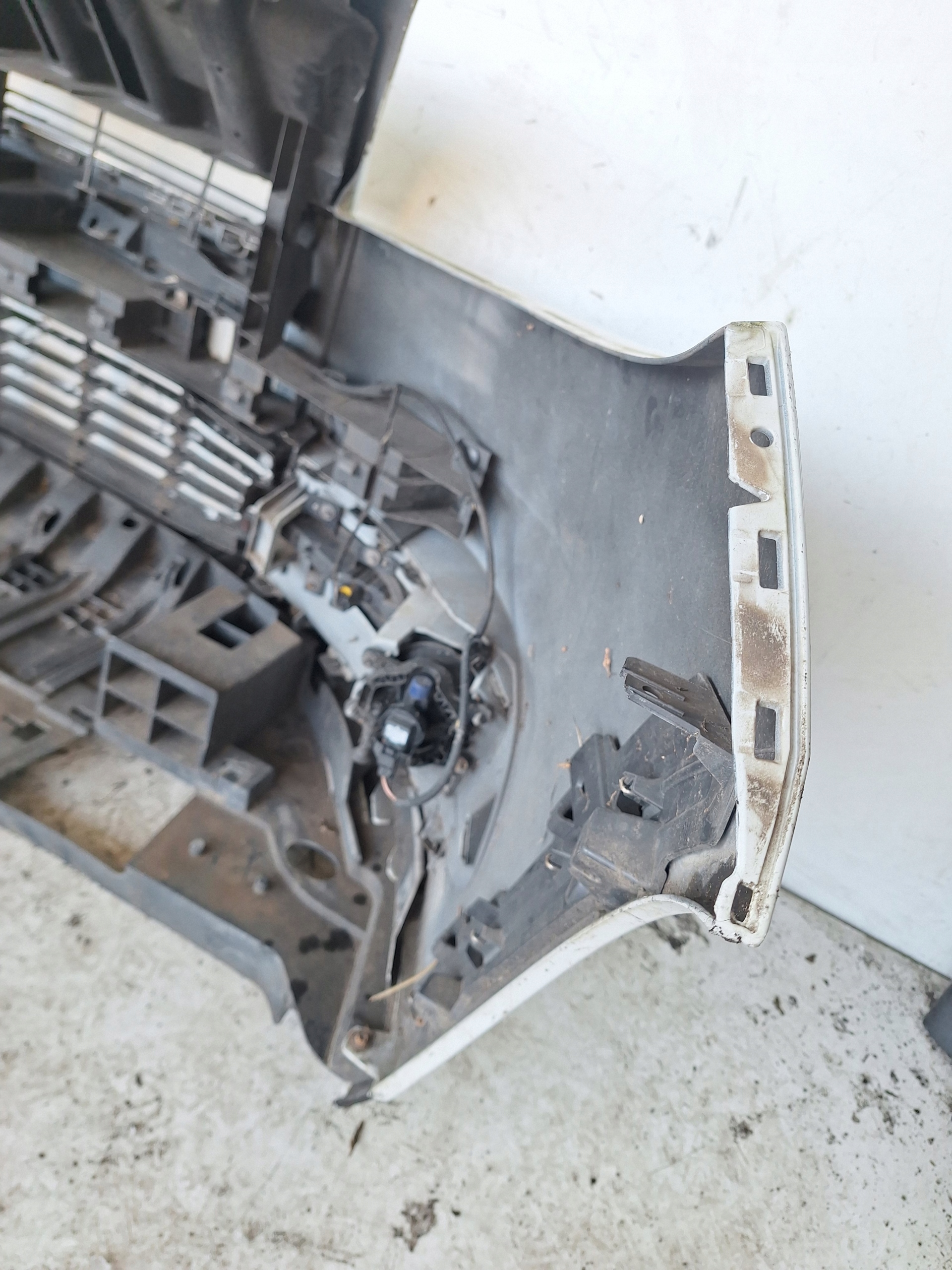 RENAULT SCENIC III LIFT 12-16 bumper + LED