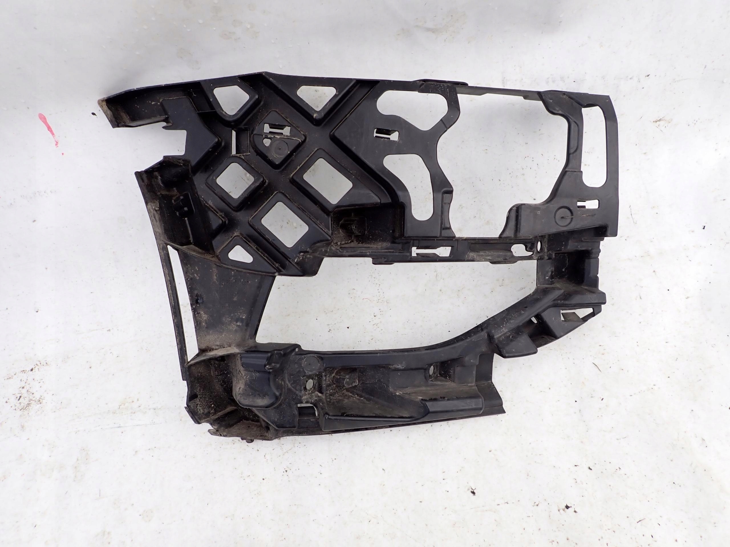 VW GOLF 7 VII 5G LIFT 16- bumper bracket right