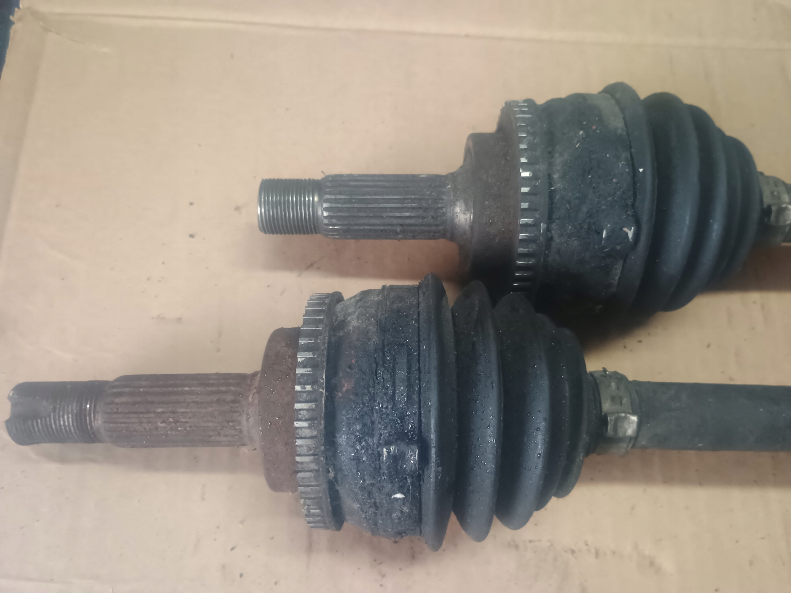 Semiasse KRUTKA lunga P26080567 TOYOTA YARIS e 1.0 B