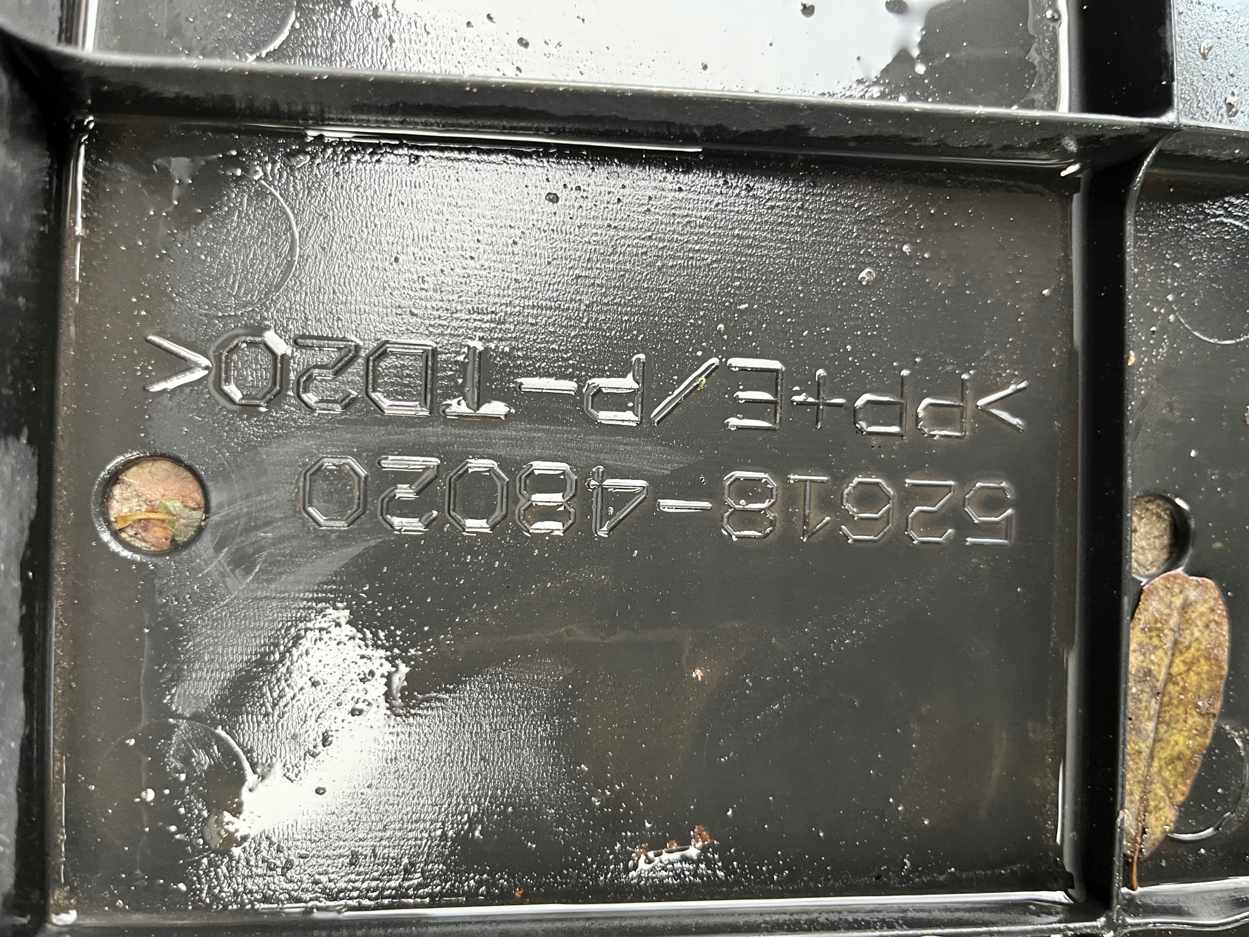 Lexus RX cover below bumper front 2015- 52618-48020