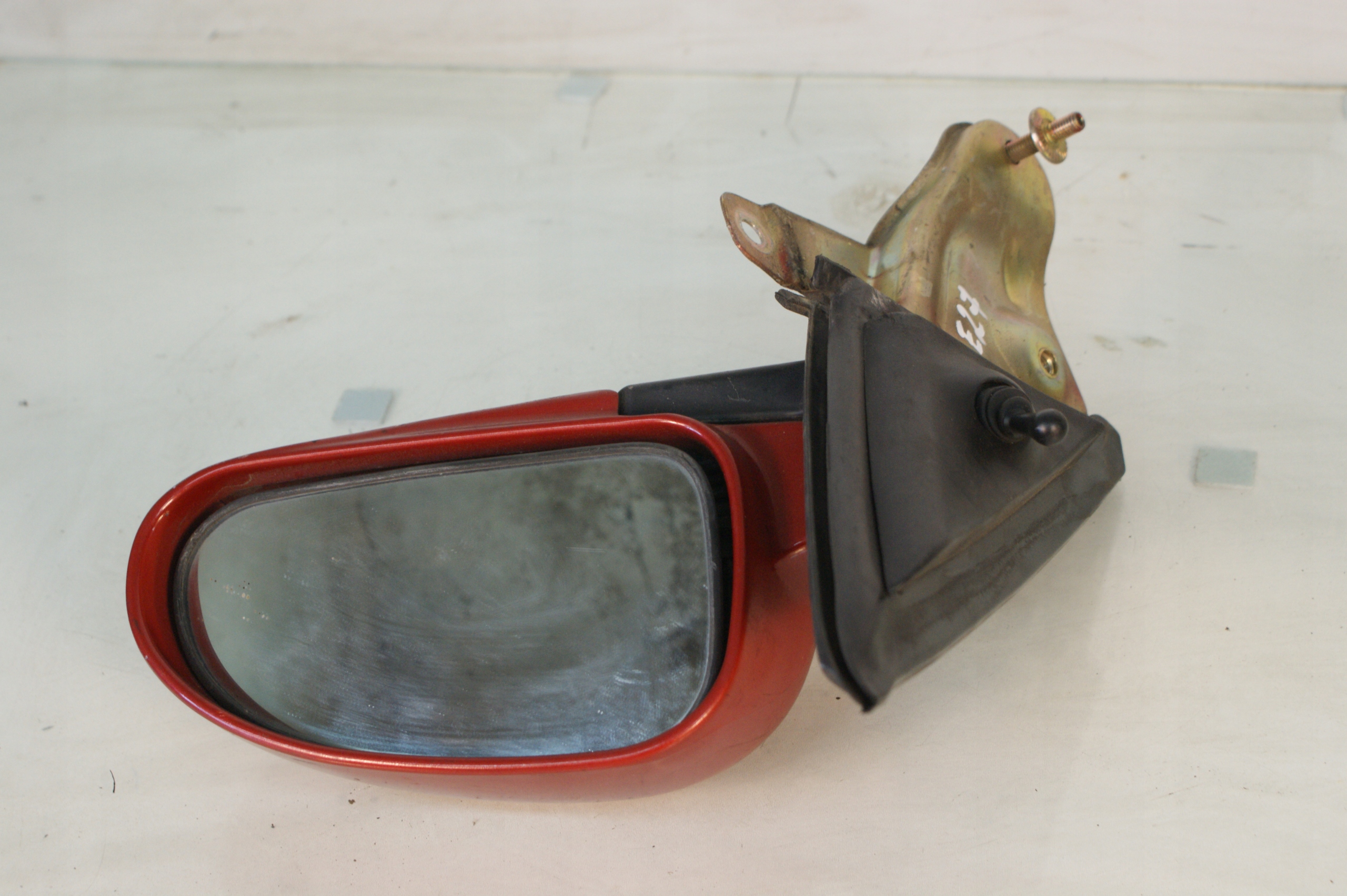 LUSTERKO PRAWE ZEWNĘTRZNE HYUNDAI COUPE Strona zabudowy prawa