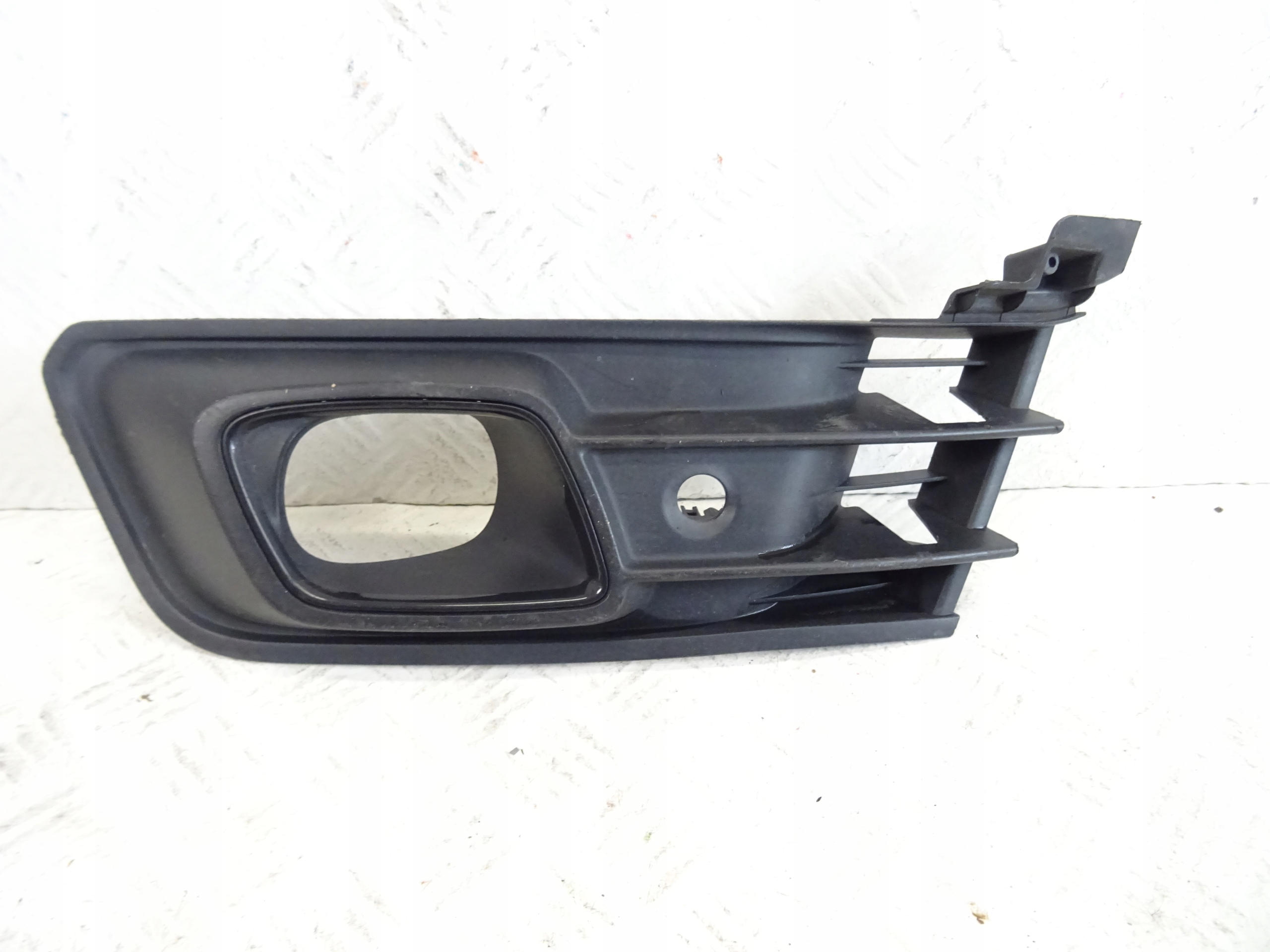 grid of a bumper front front left RENAULT CAPTUR and LIFT 261A35462R